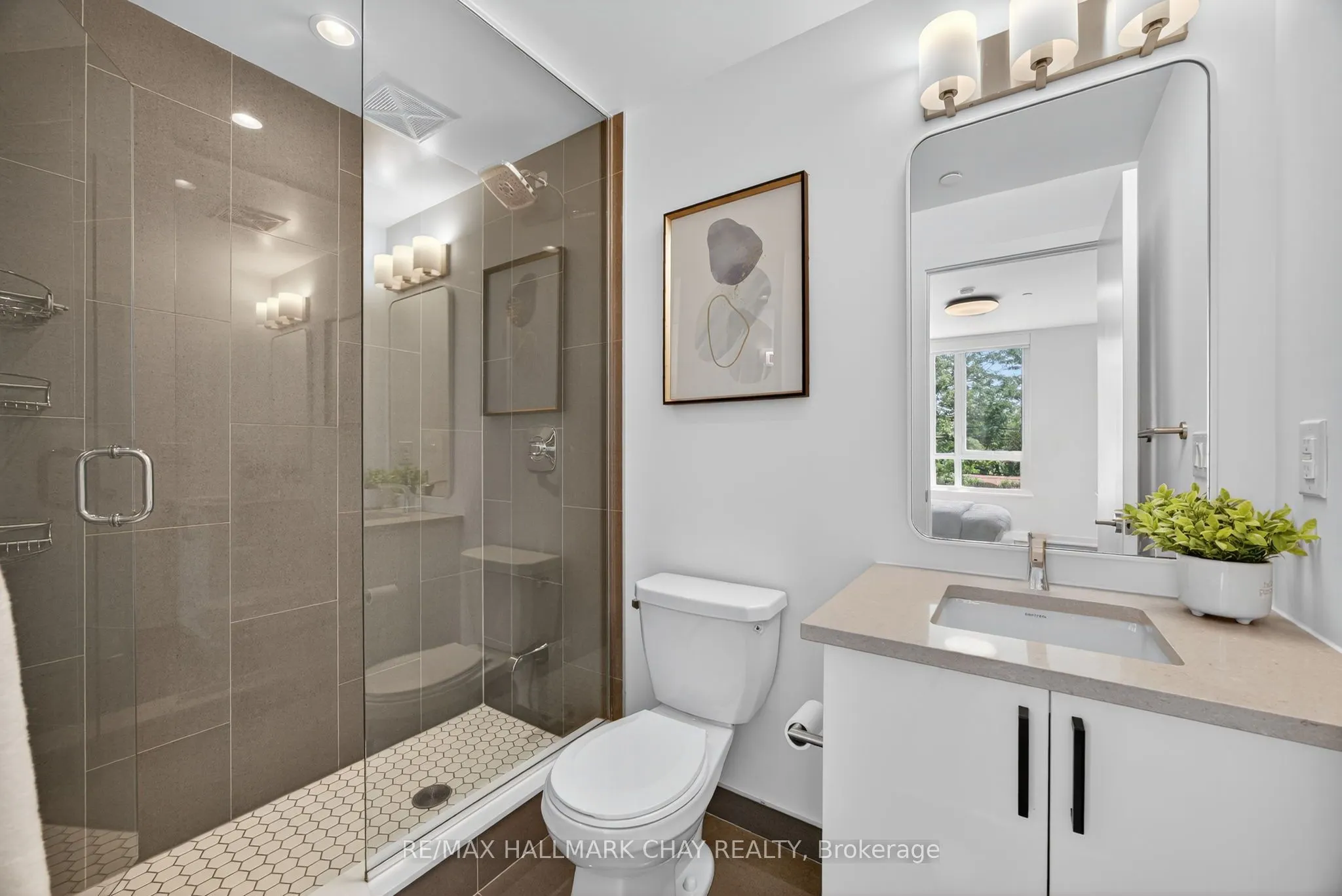 70 Lanark Avenue, #3