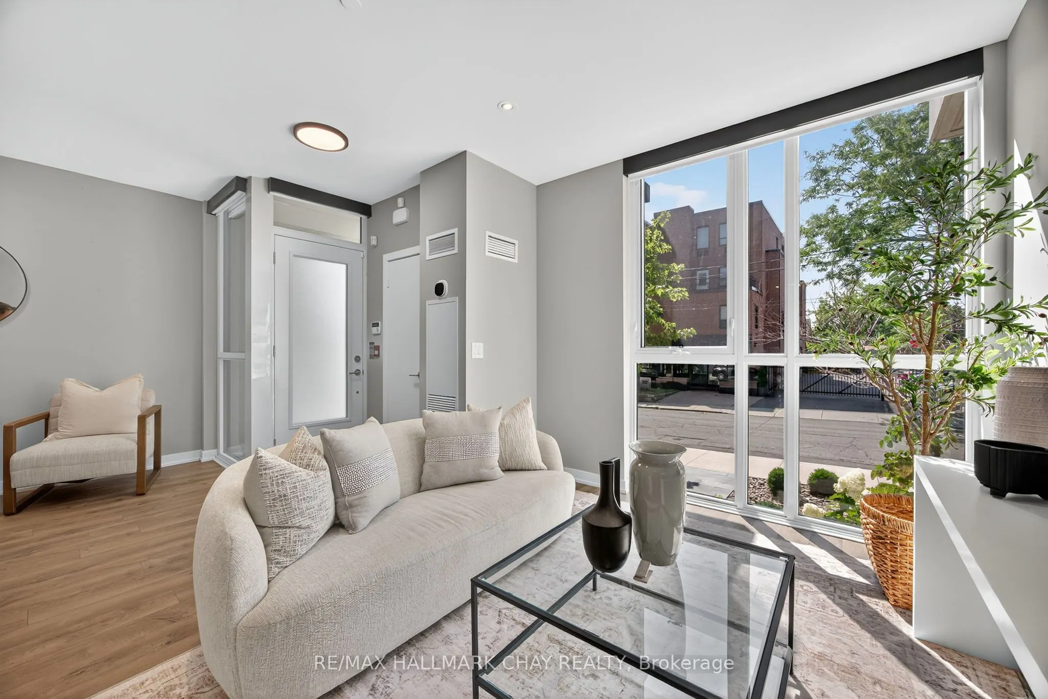 70 Lanark Avenue, #3
