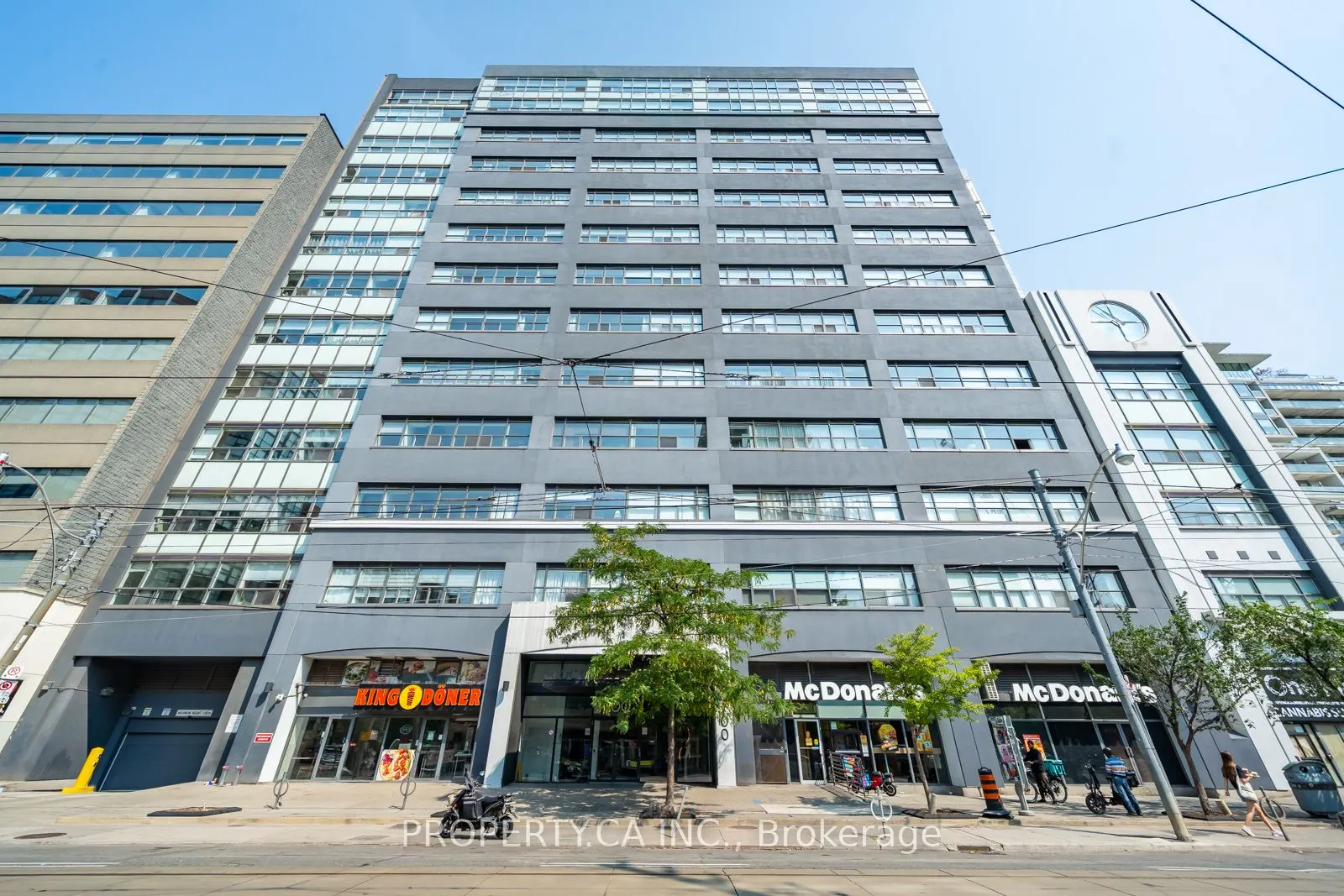 700 King Street W, #806