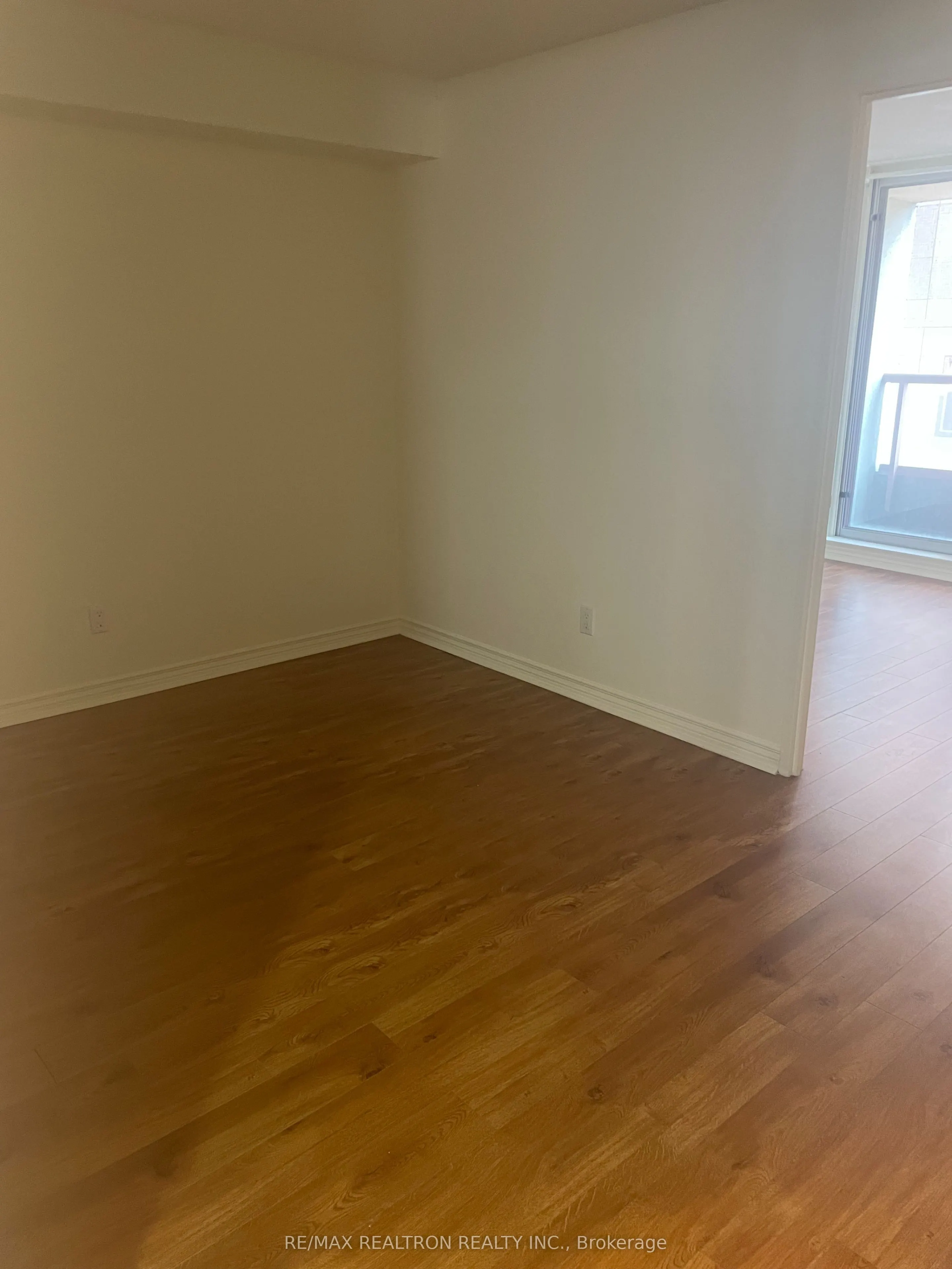 736 Bay Street, #1003