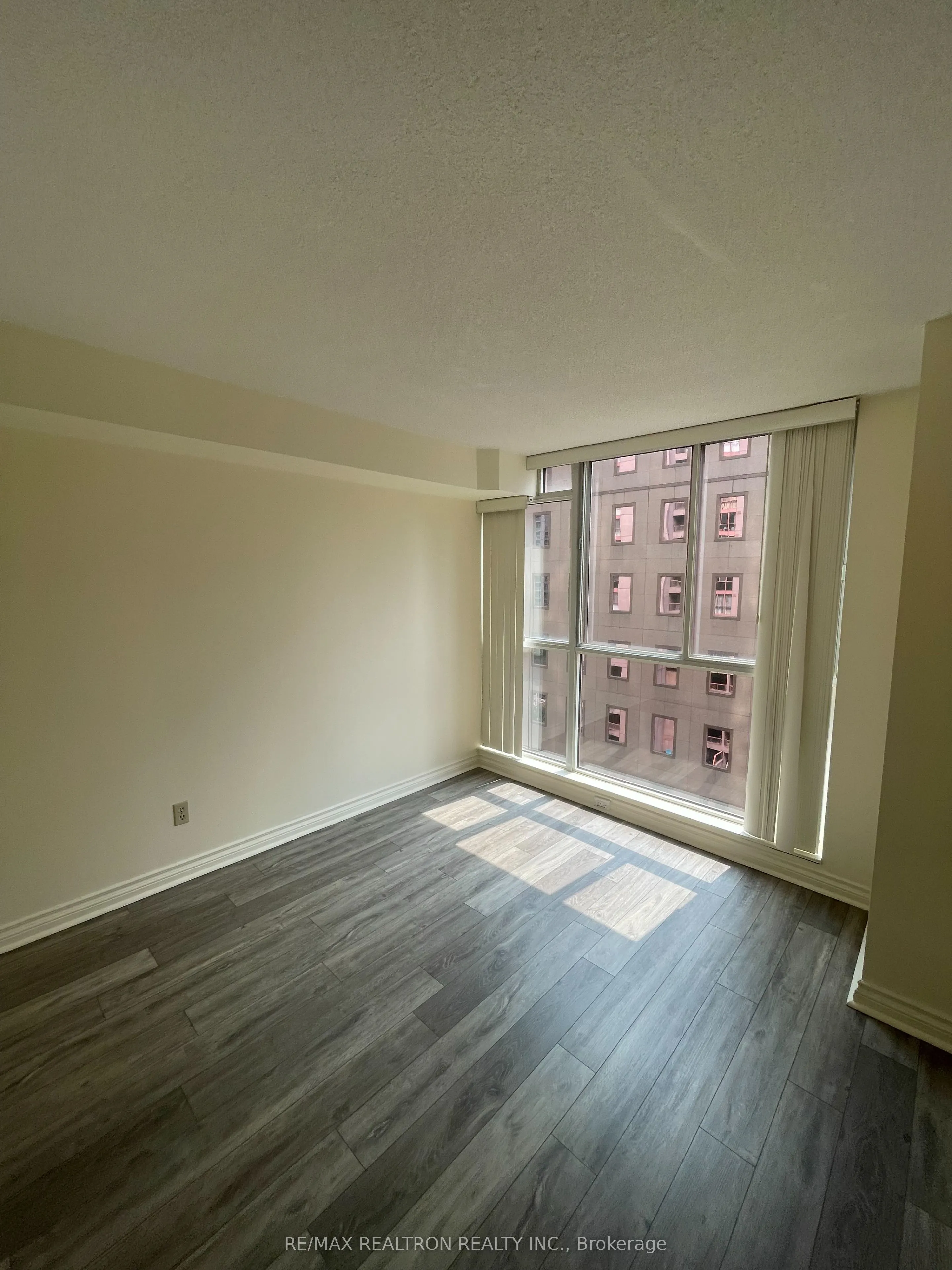 736 Bay Street, #1003