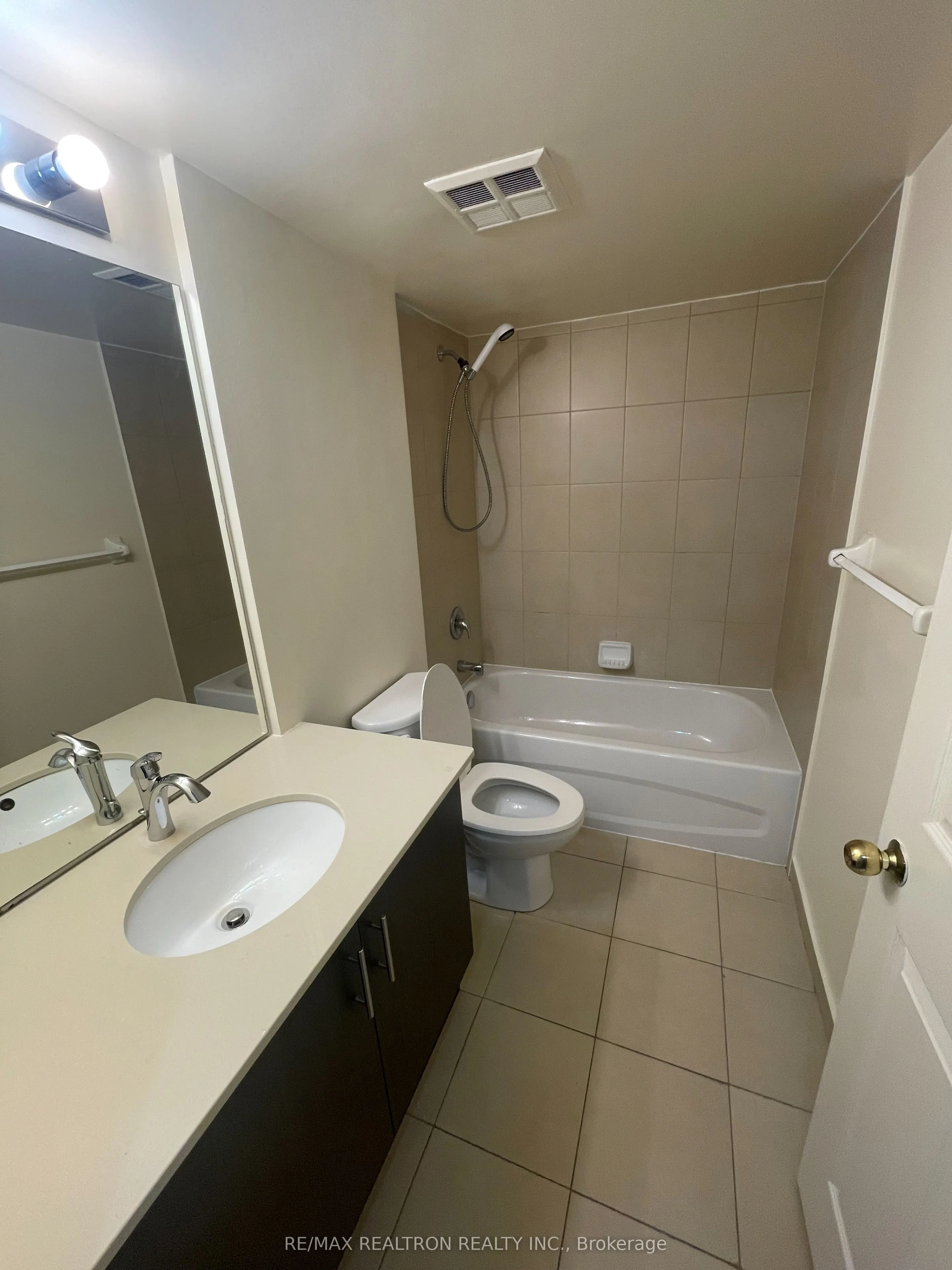 736 Bay Street, #1003