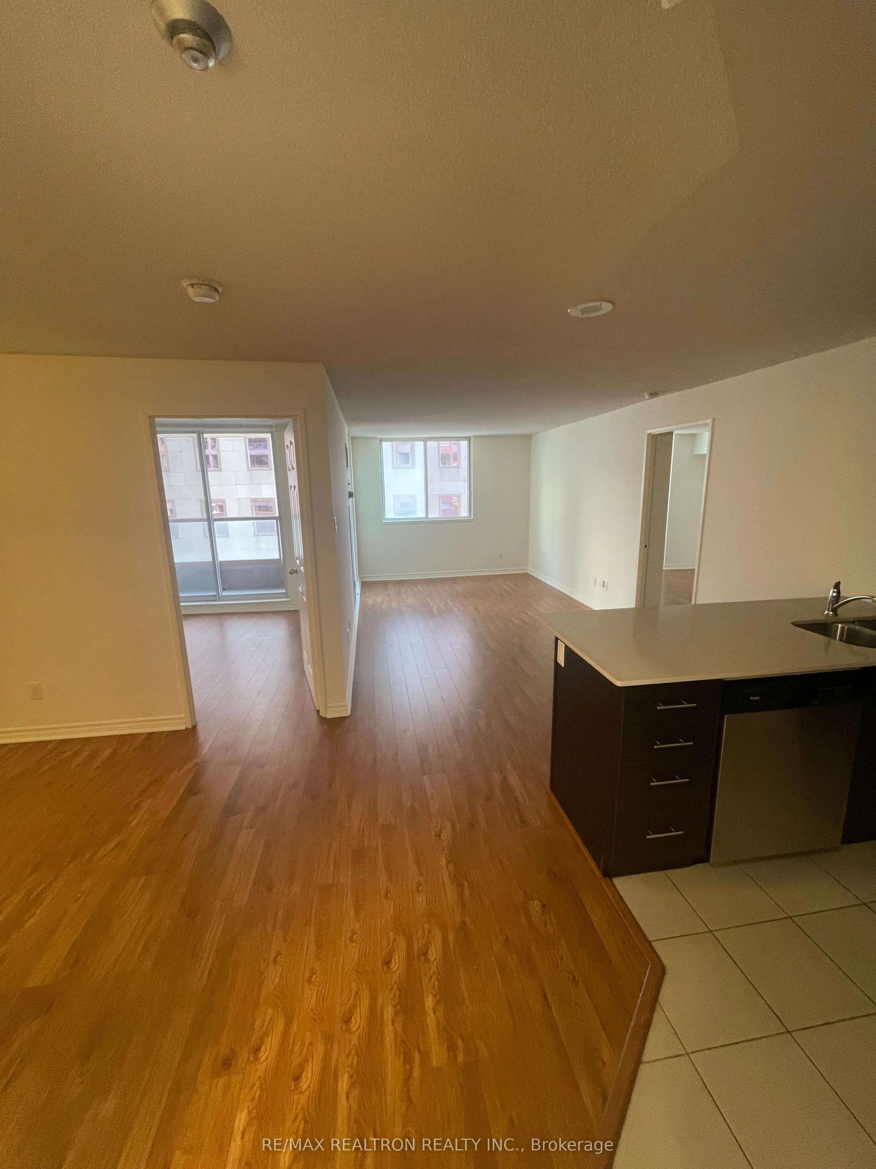 736 Bay Street, #1003
