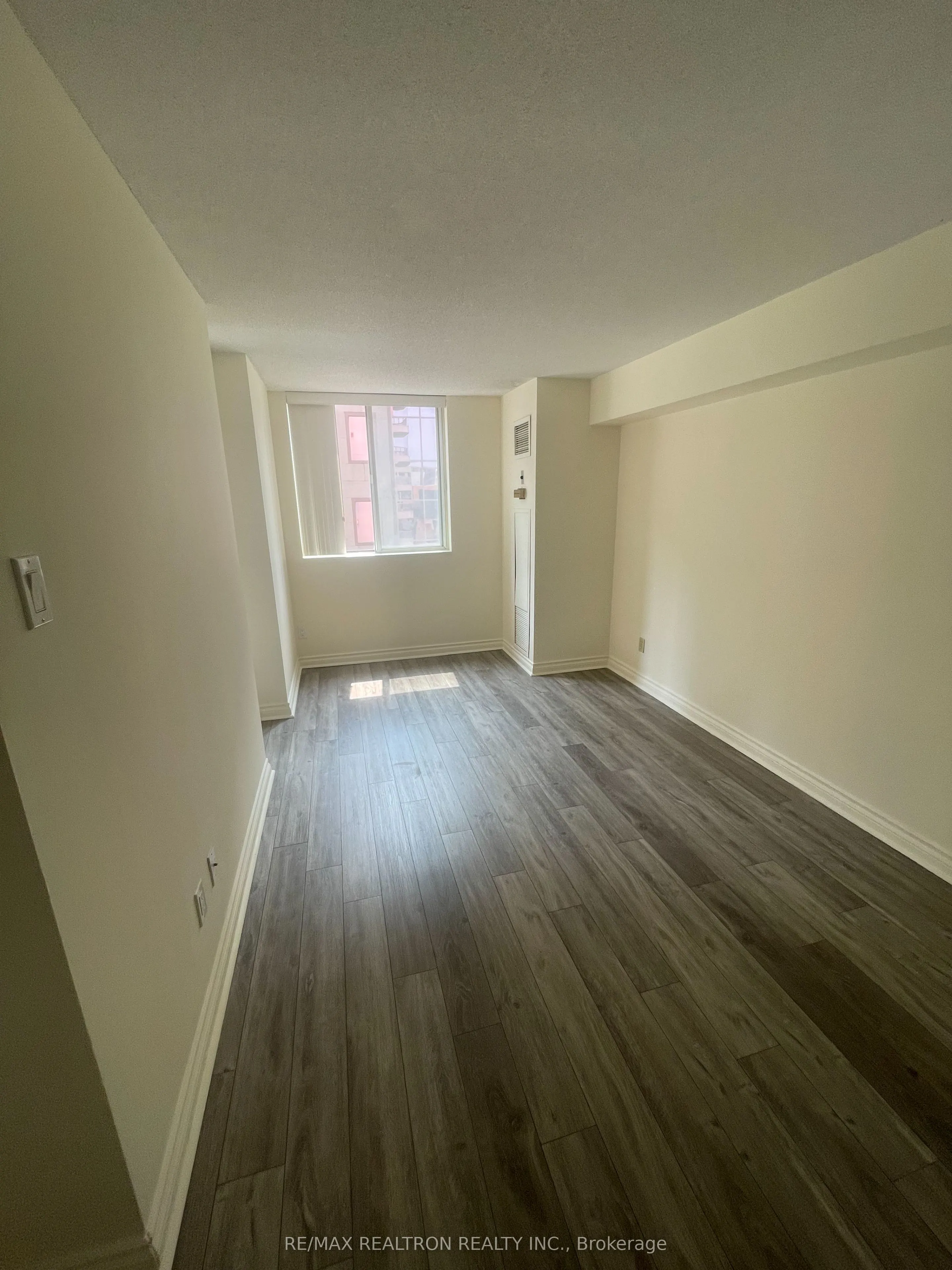 736 Bay Street, #1003