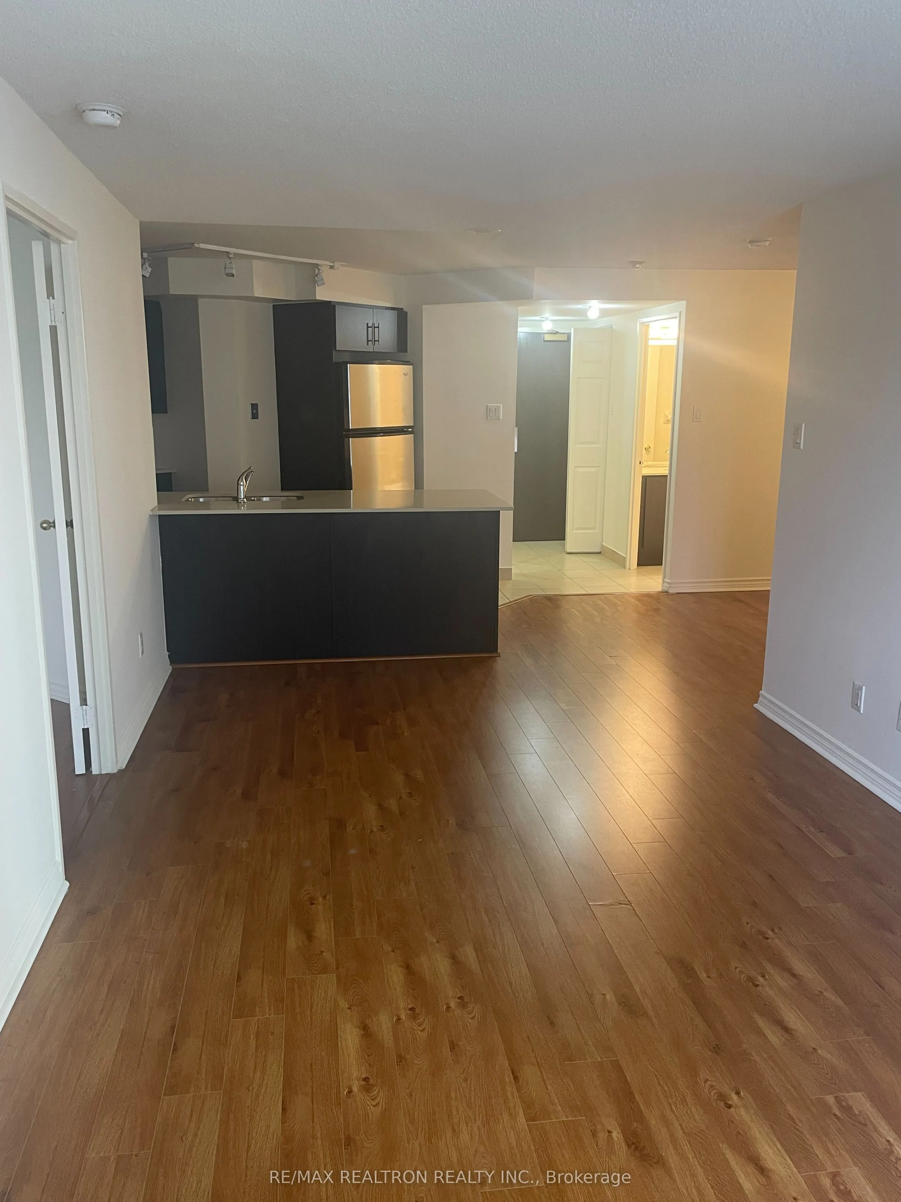 736 Bay Street, #1003