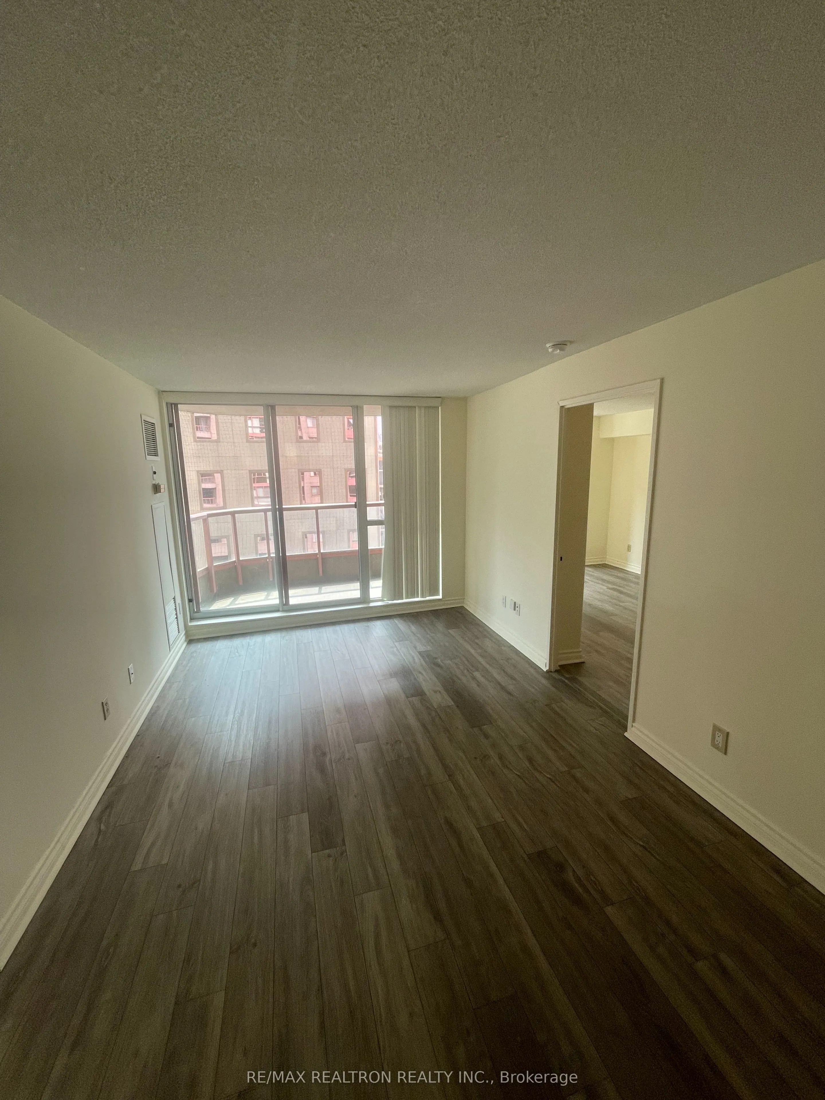 736 Bay Street, #1003