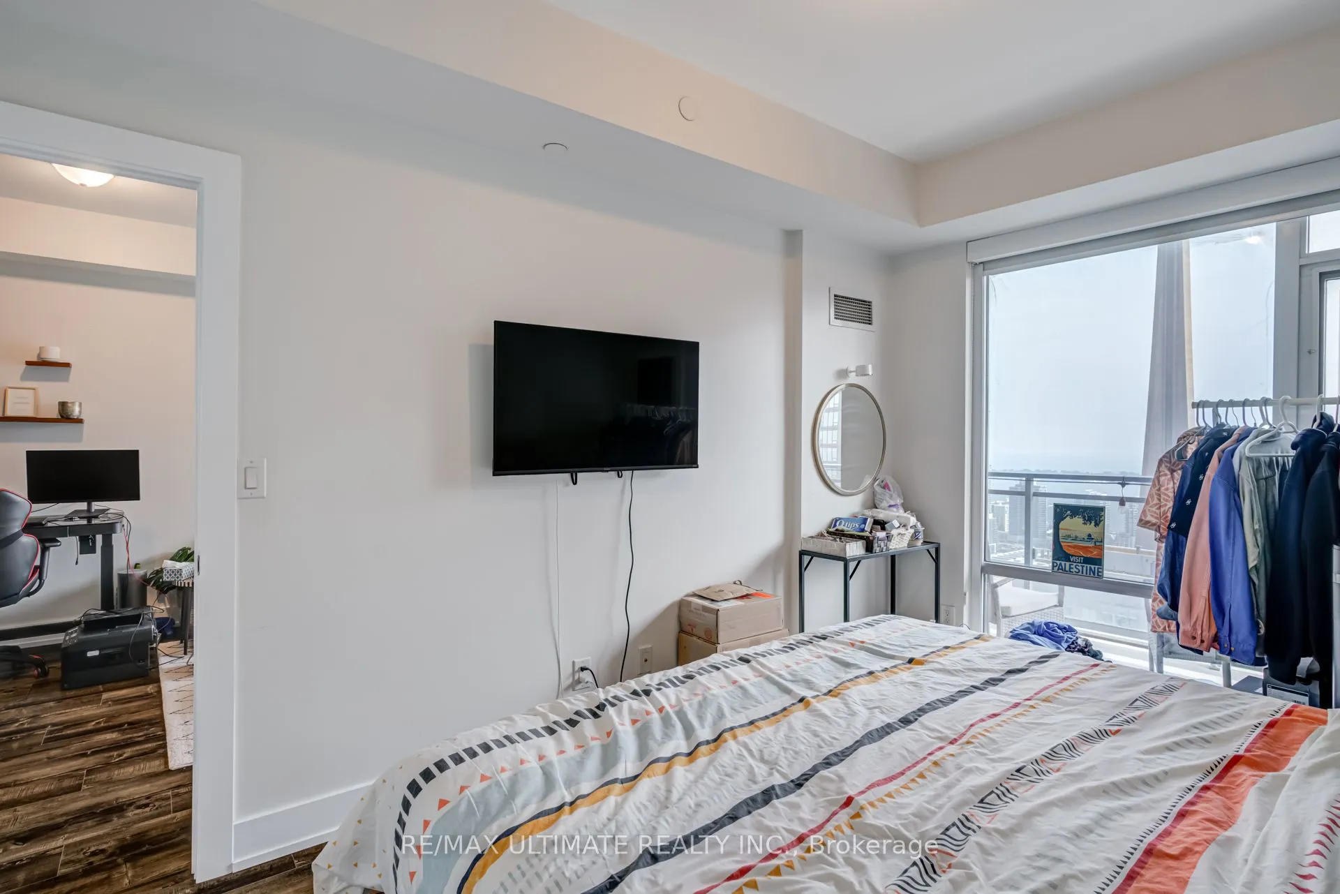 21 Widmer Street, #4110