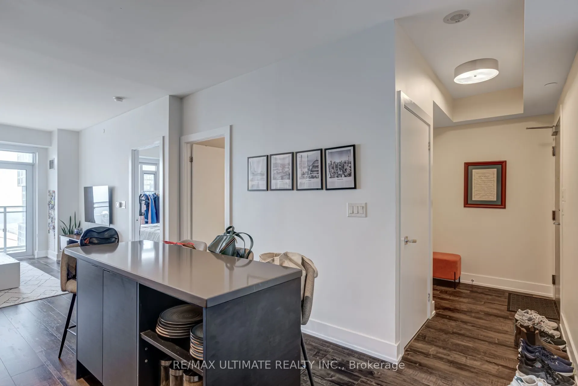 21 Widmer Street, #4110