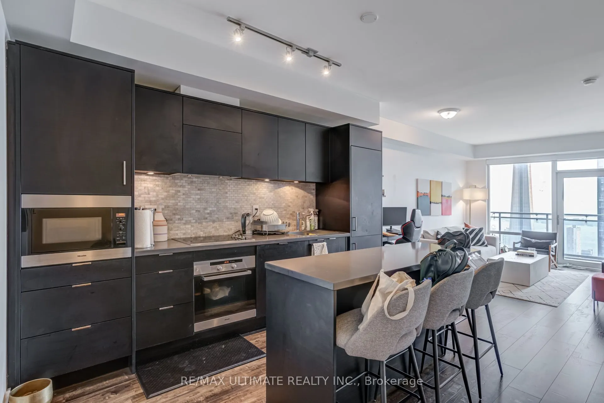 21 Widmer Street, #4110