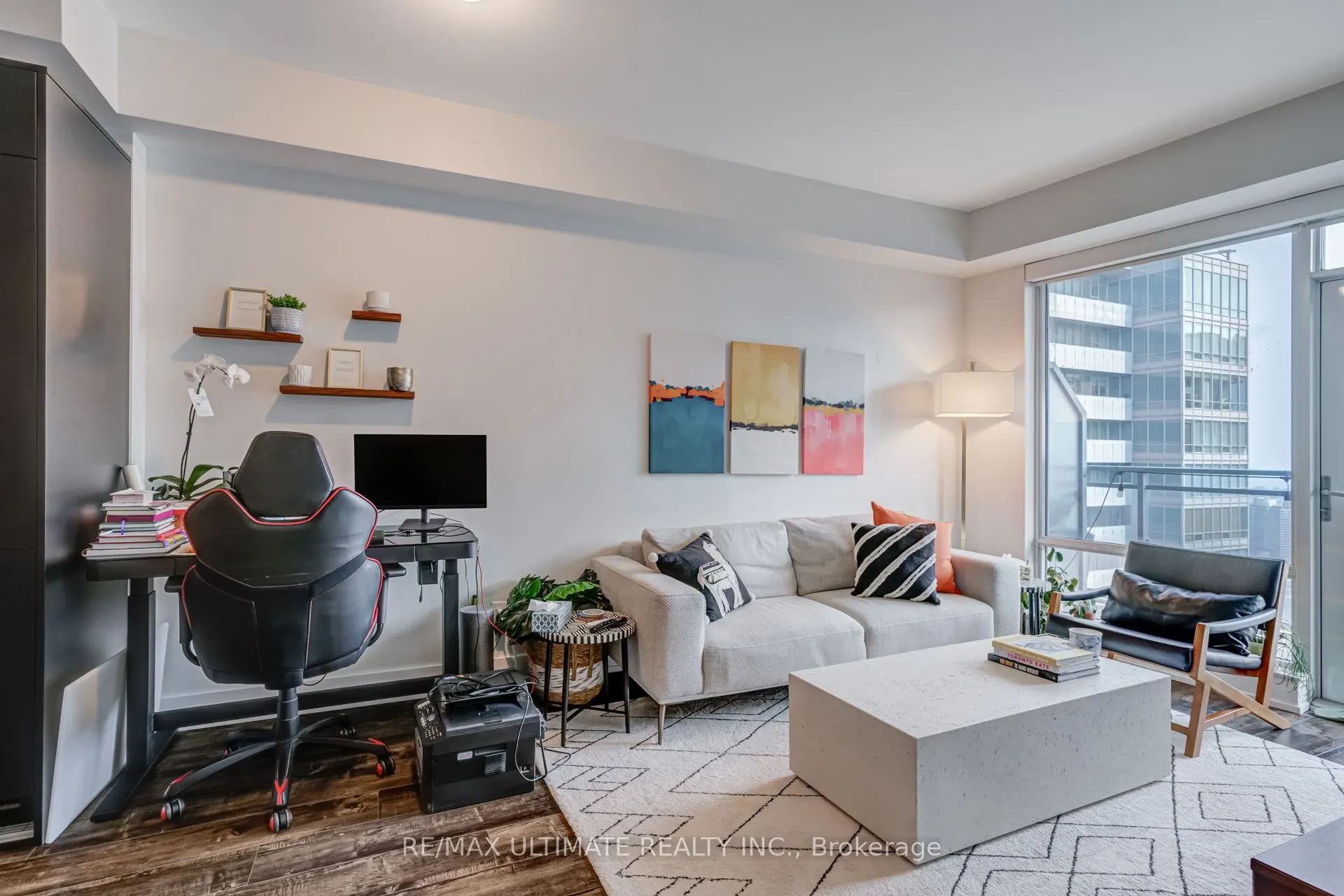 21 Widmer Street, #4110
