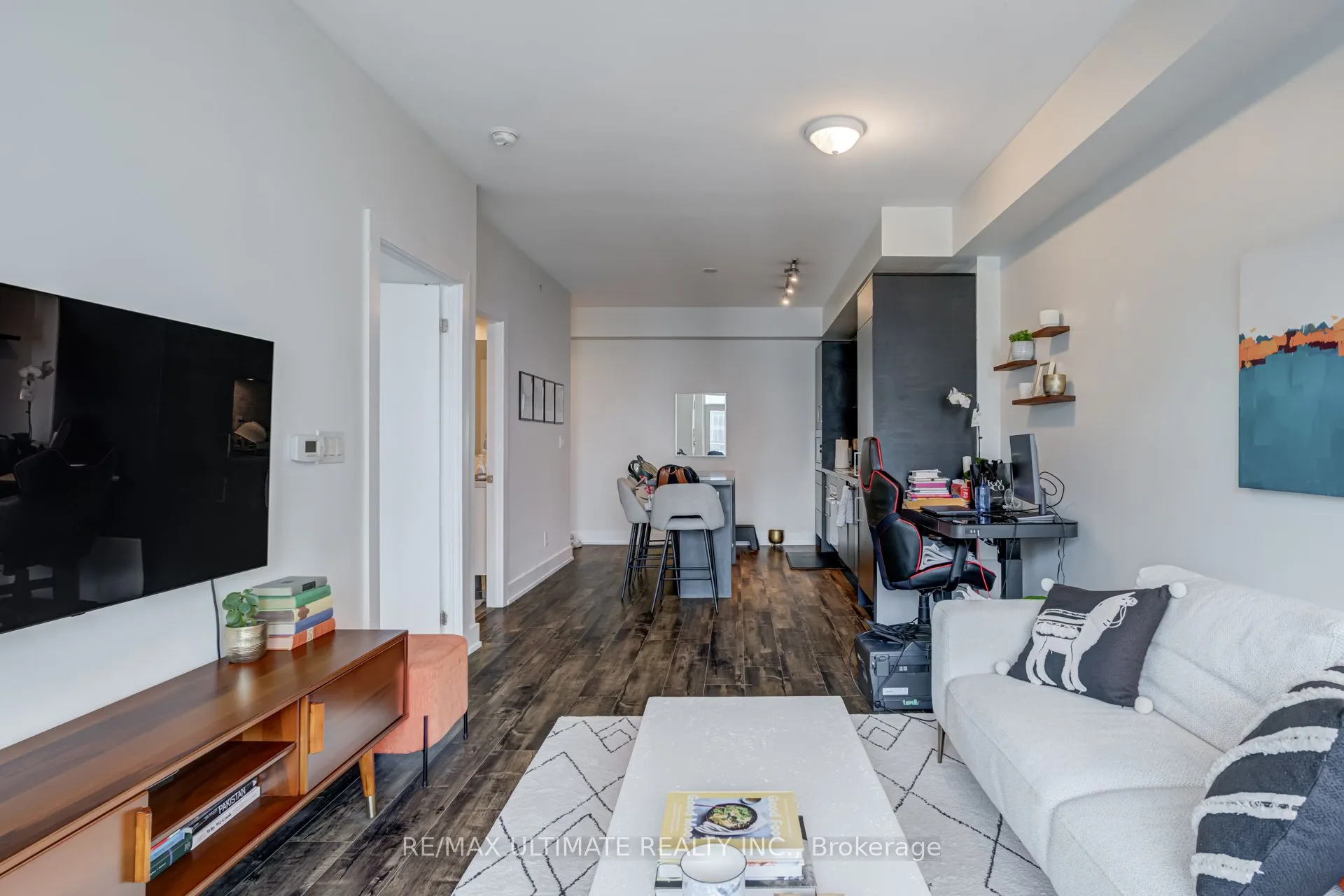 21 Widmer Street, #4110