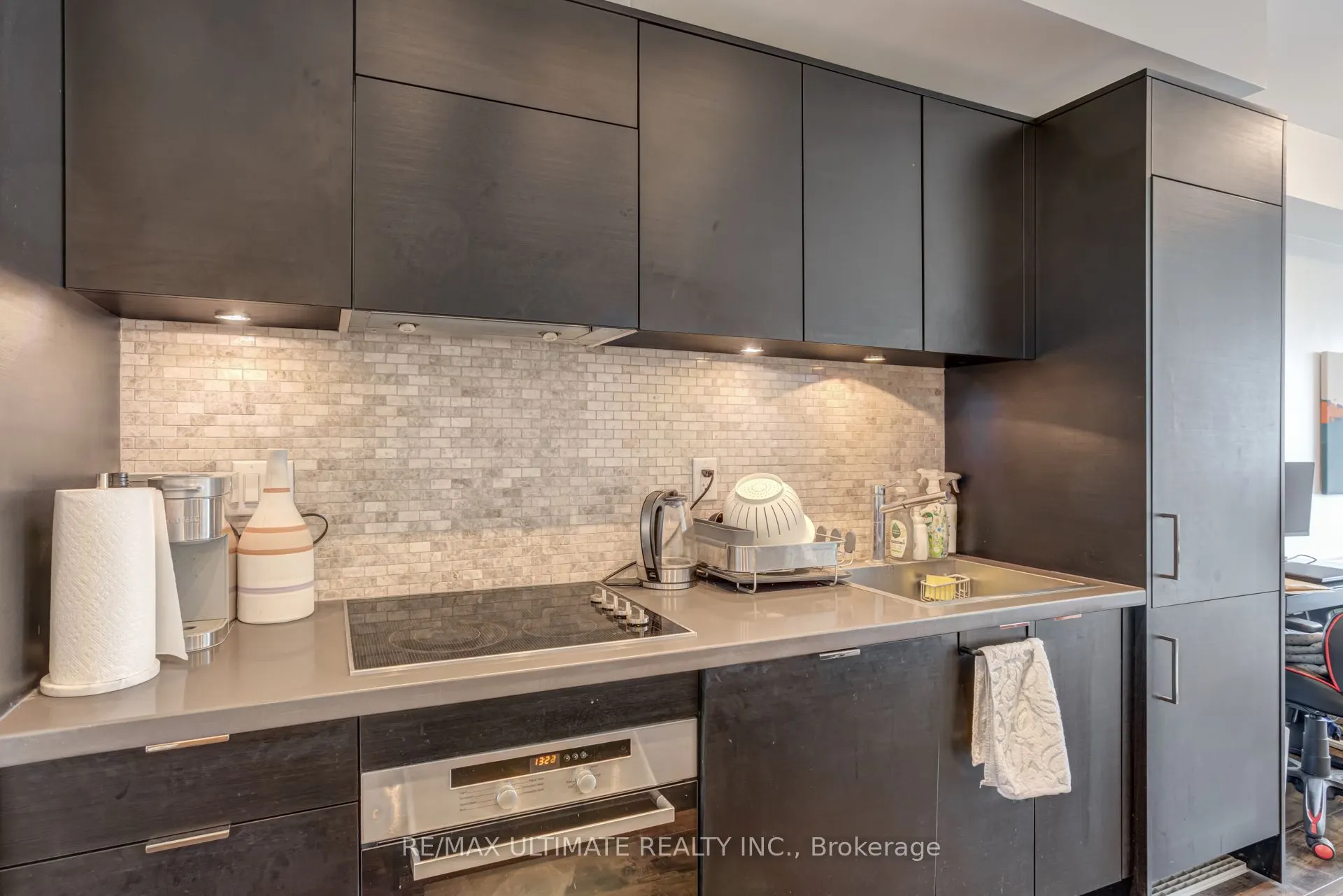 21 Widmer Street, #4110