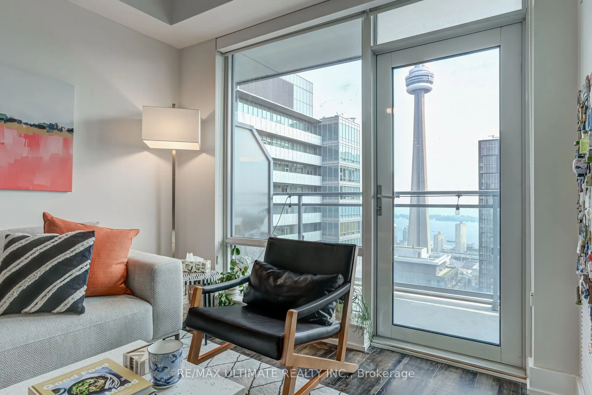 21 Widmer Street, #4110