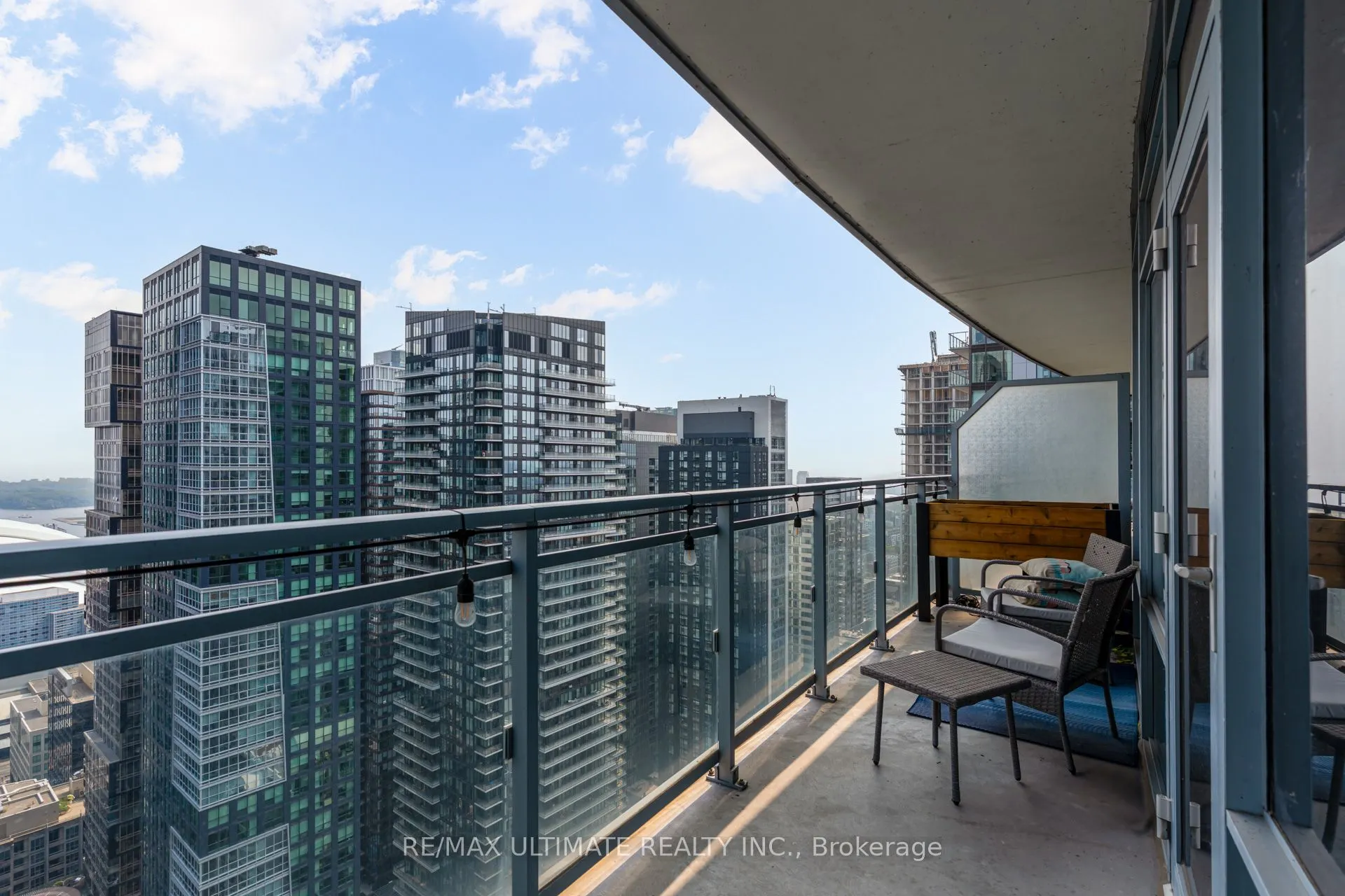 21 Widmer Street, #4110