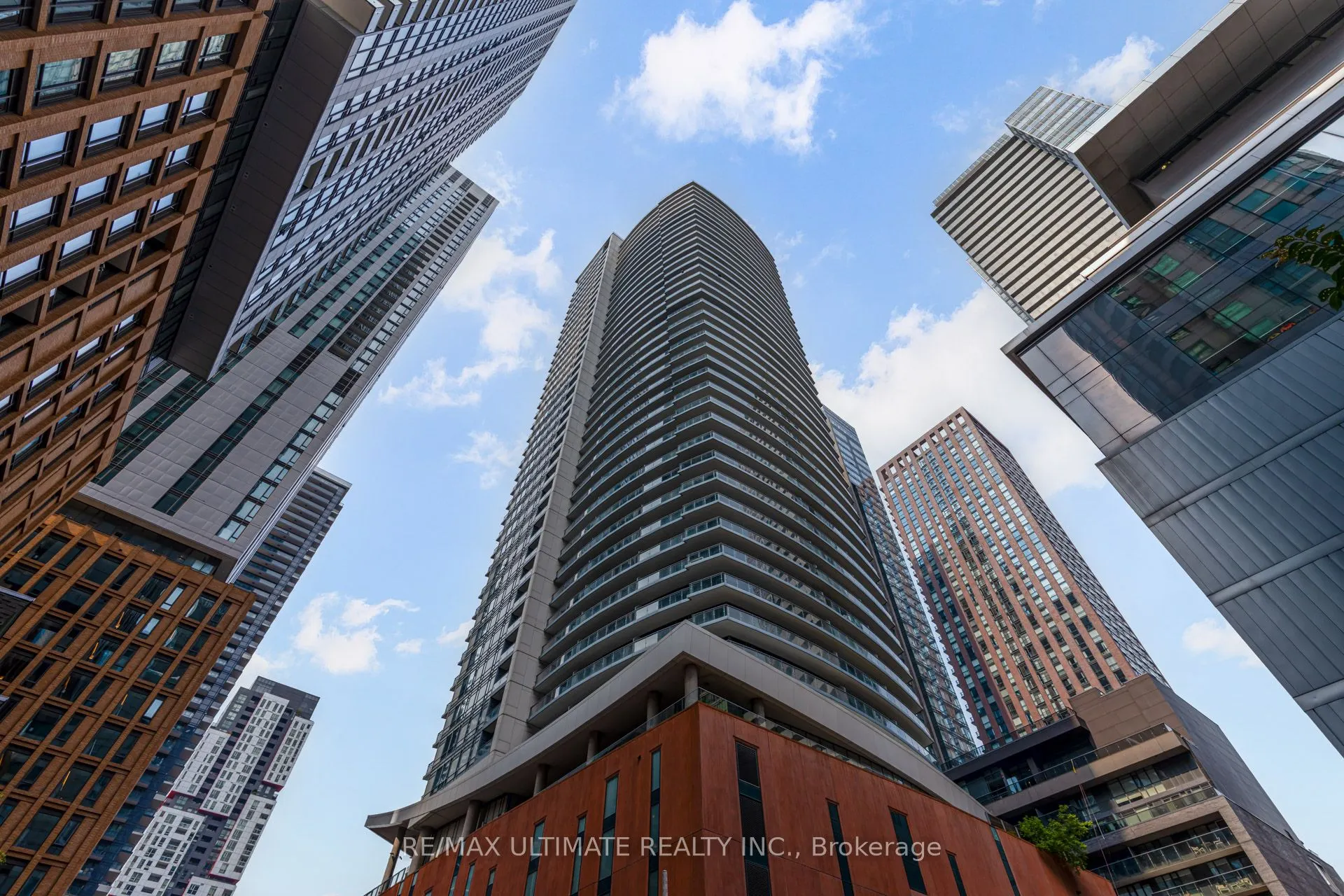 21 Widmer Street, #4110