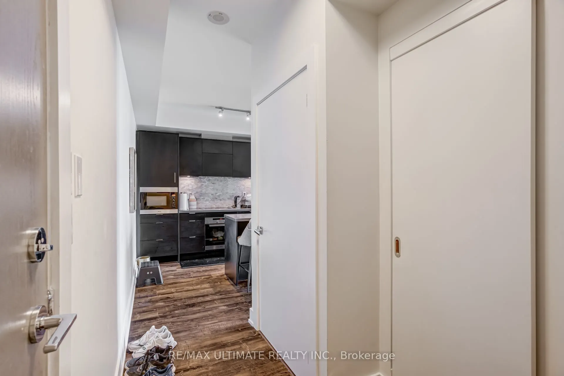 21 Widmer Street, #4110