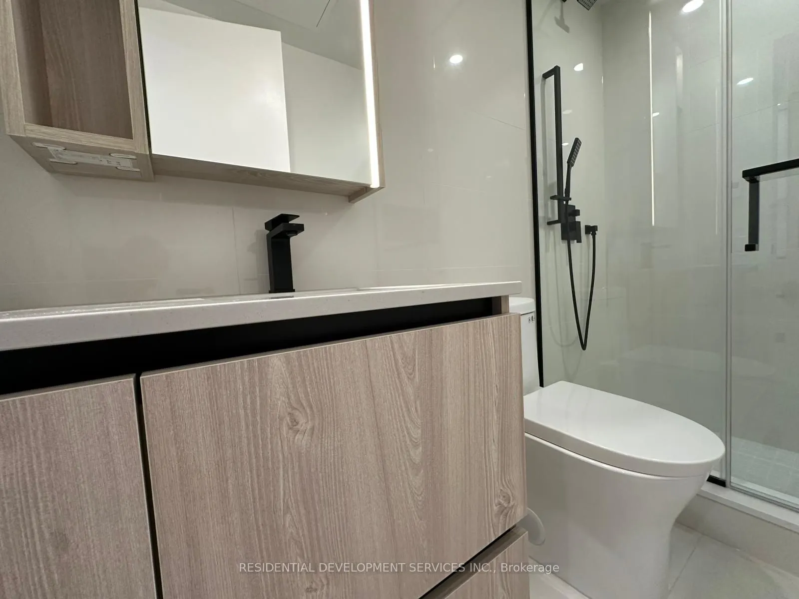 699 Sheppard Avenue E, #616