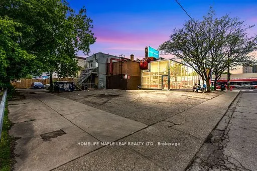 1471 Eglinton Avenue W