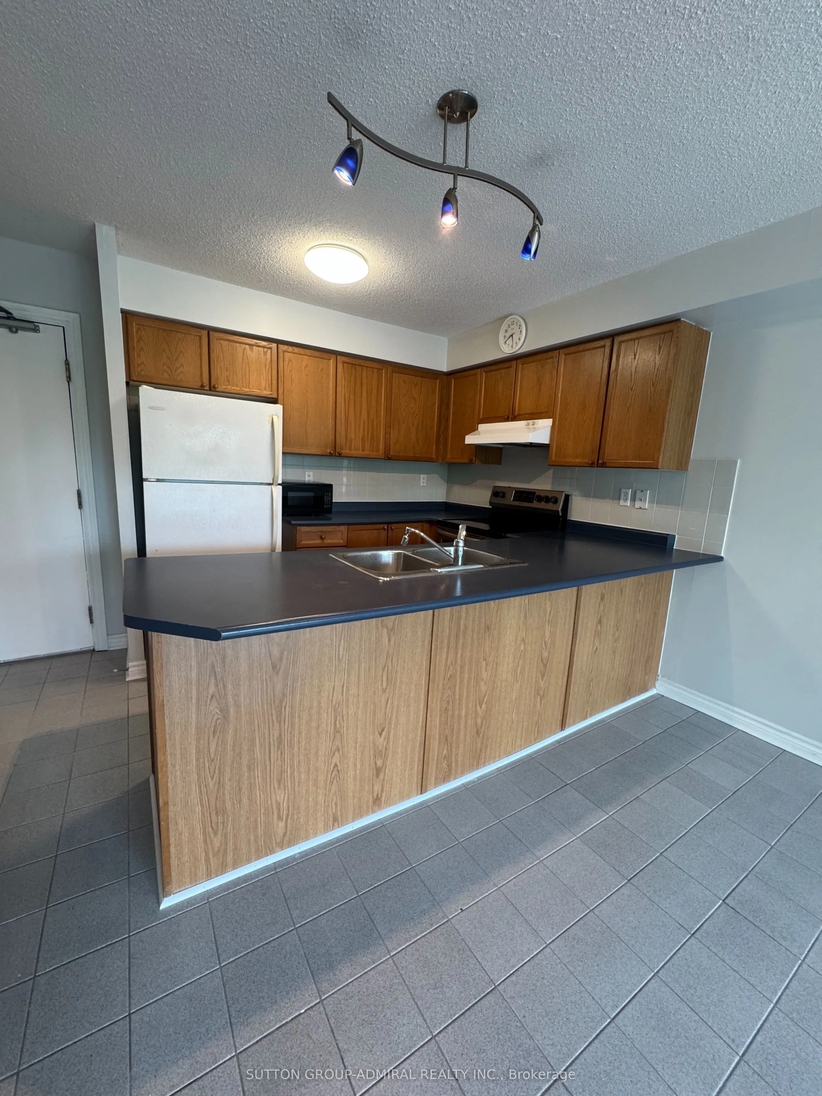 890 Sheppard Avenue W, #218