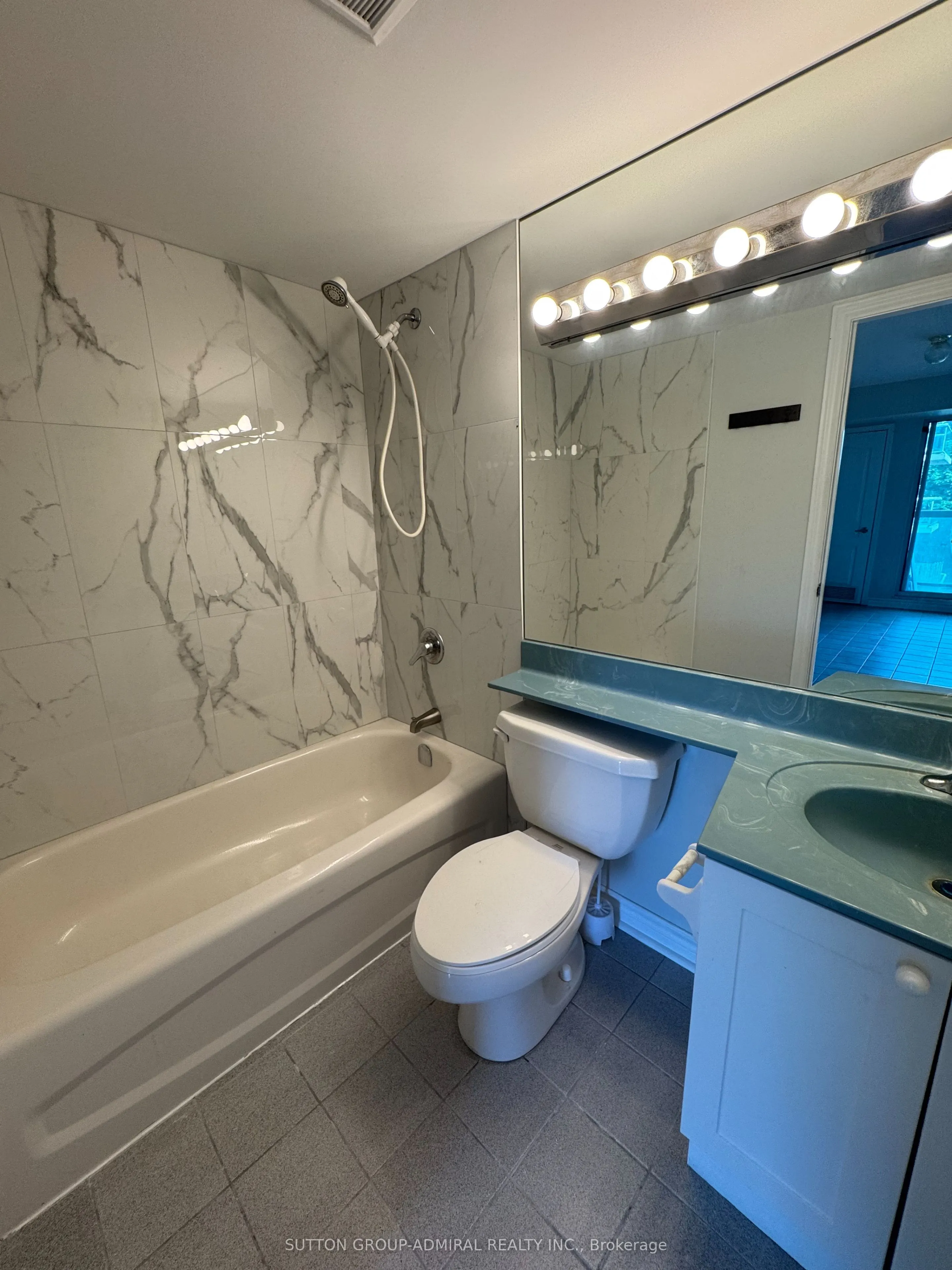 890 Sheppard Avenue W, #218