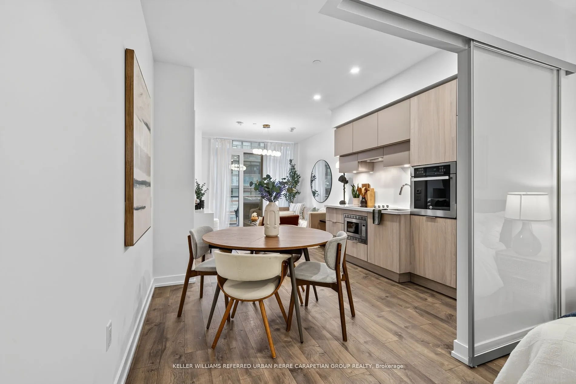 39 Roehampton Avenue, #408