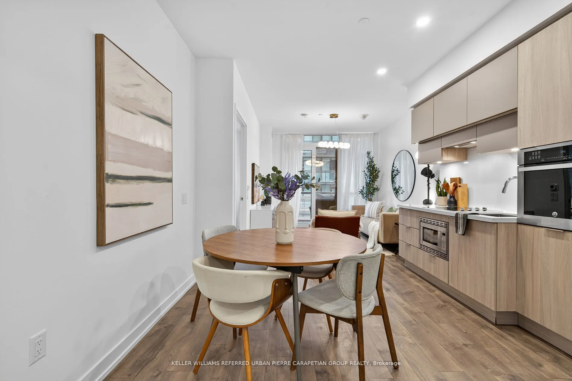 39 Roehampton Avenue, #408