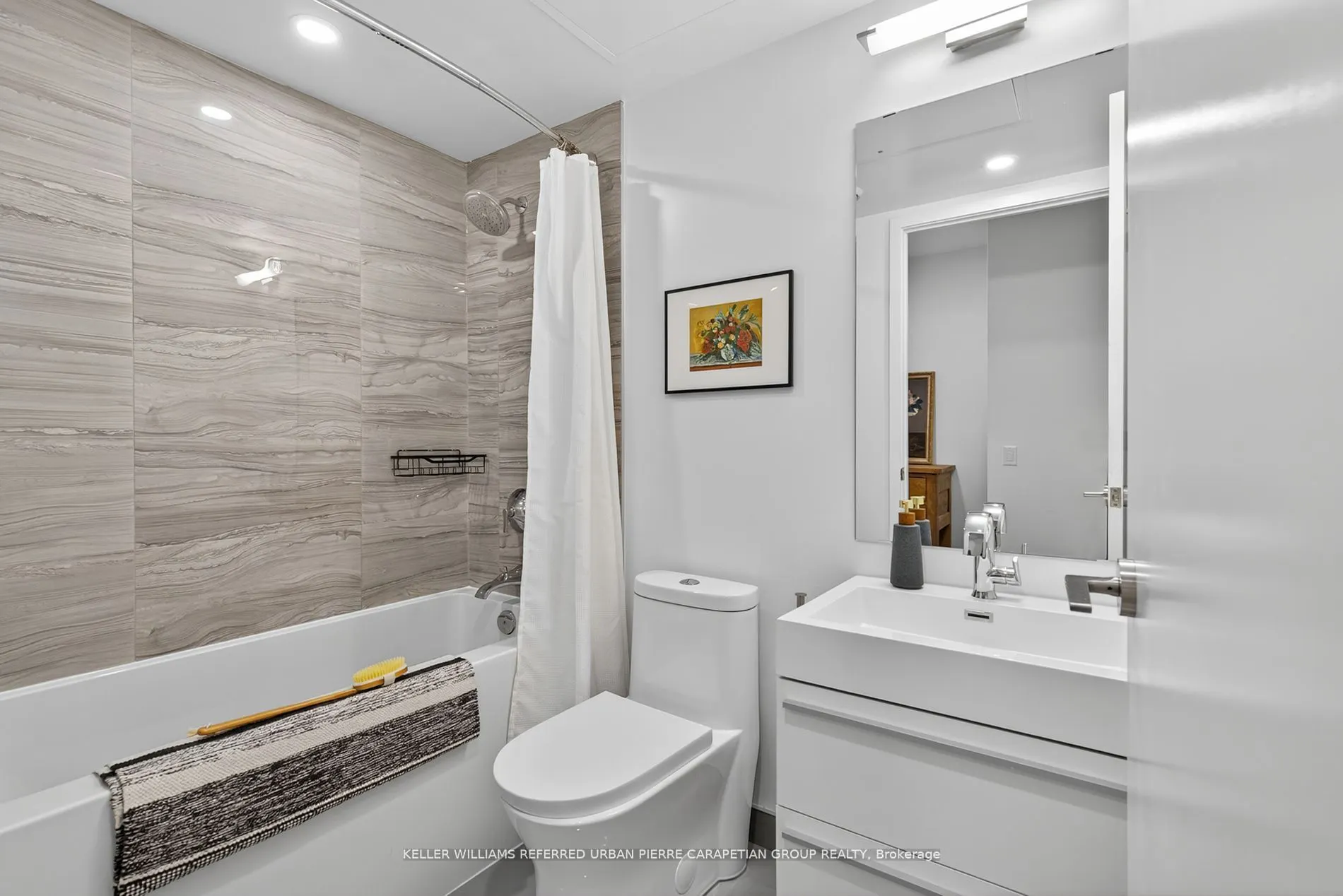 39 Roehampton Avenue, #408