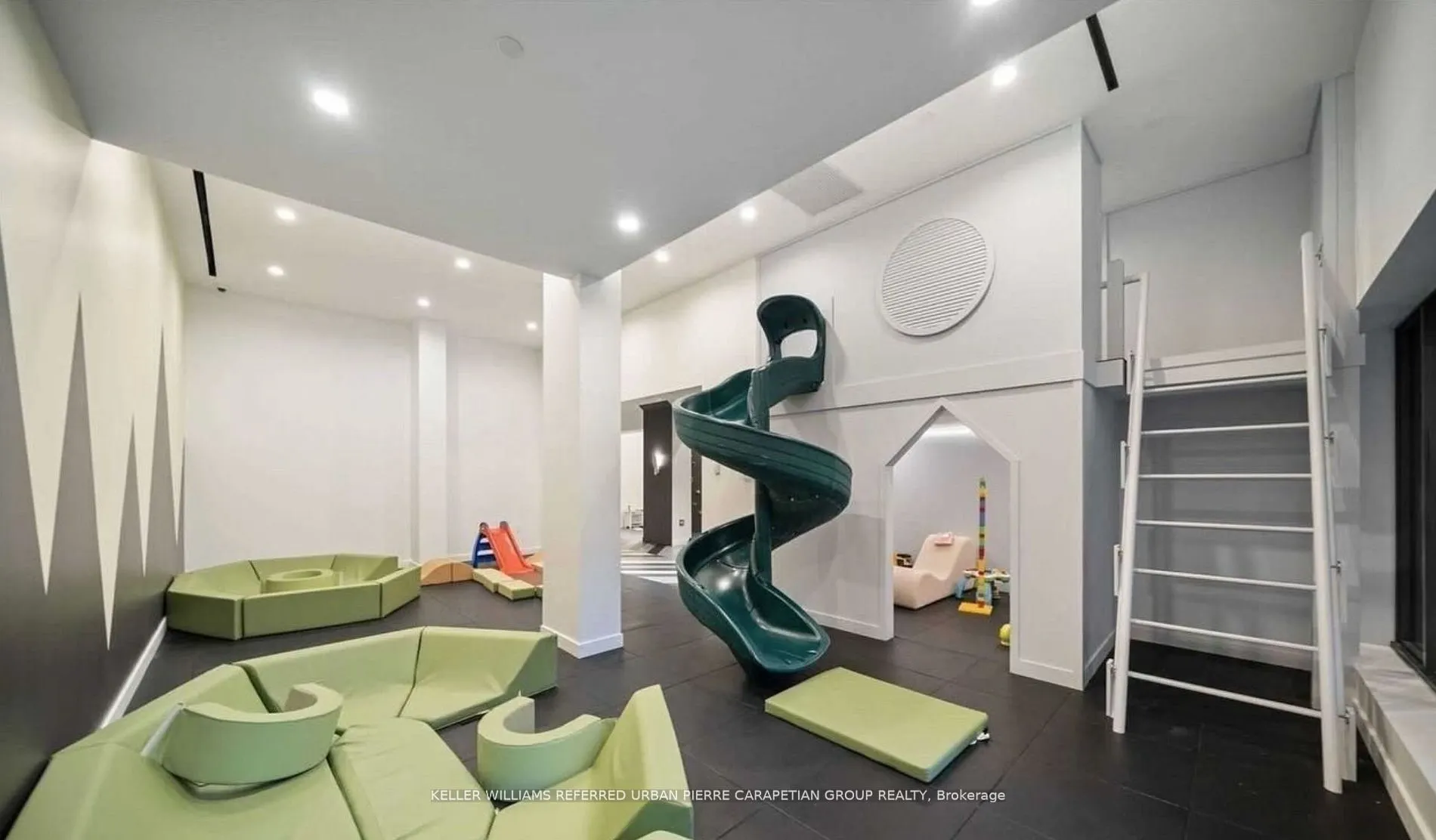 39 Roehampton Avenue, #408