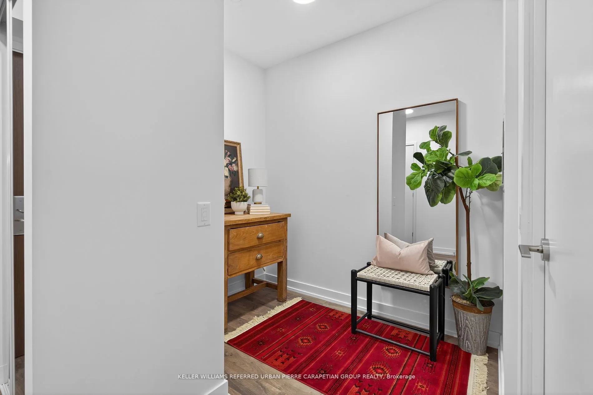 39 Roehampton Avenue, #408