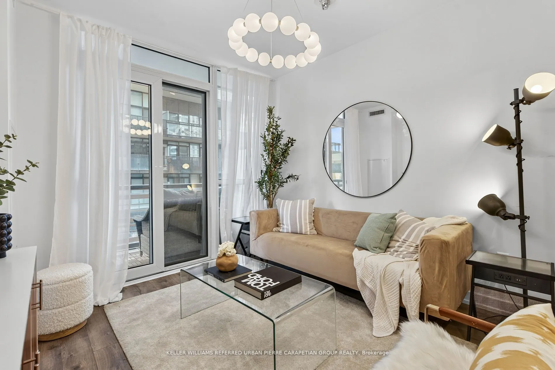 39 Roehampton Avenue, #408