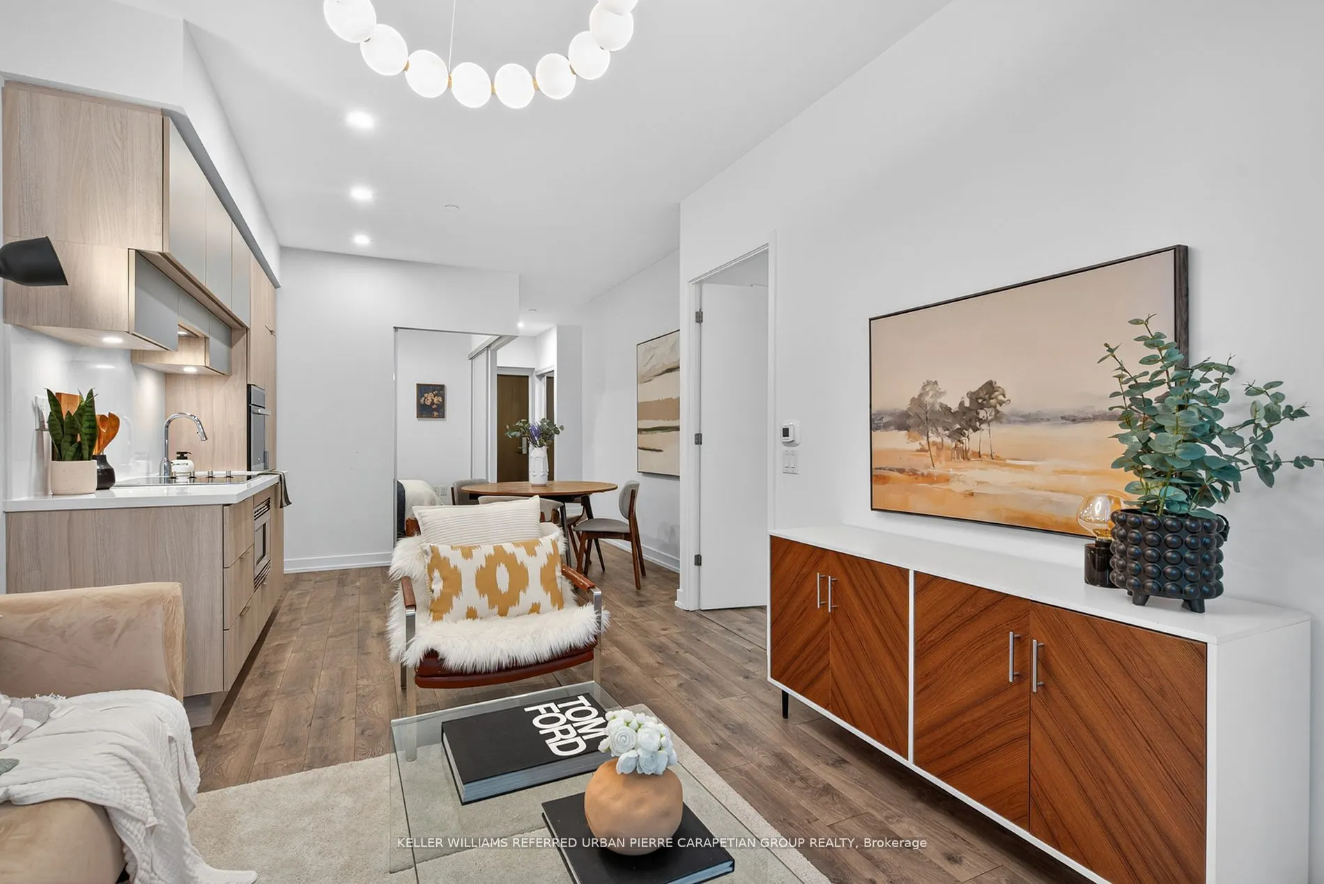 39 Roehampton Avenue, #408