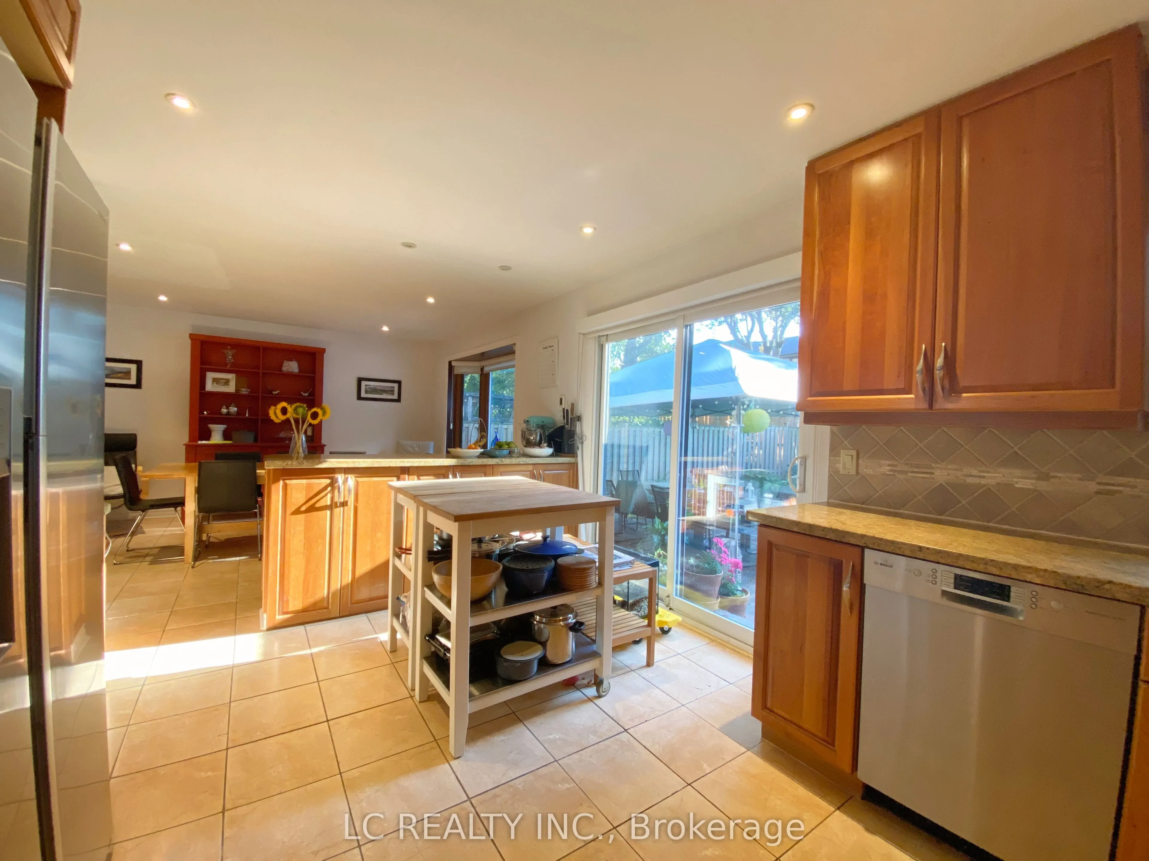 141 Mossgrove Trail