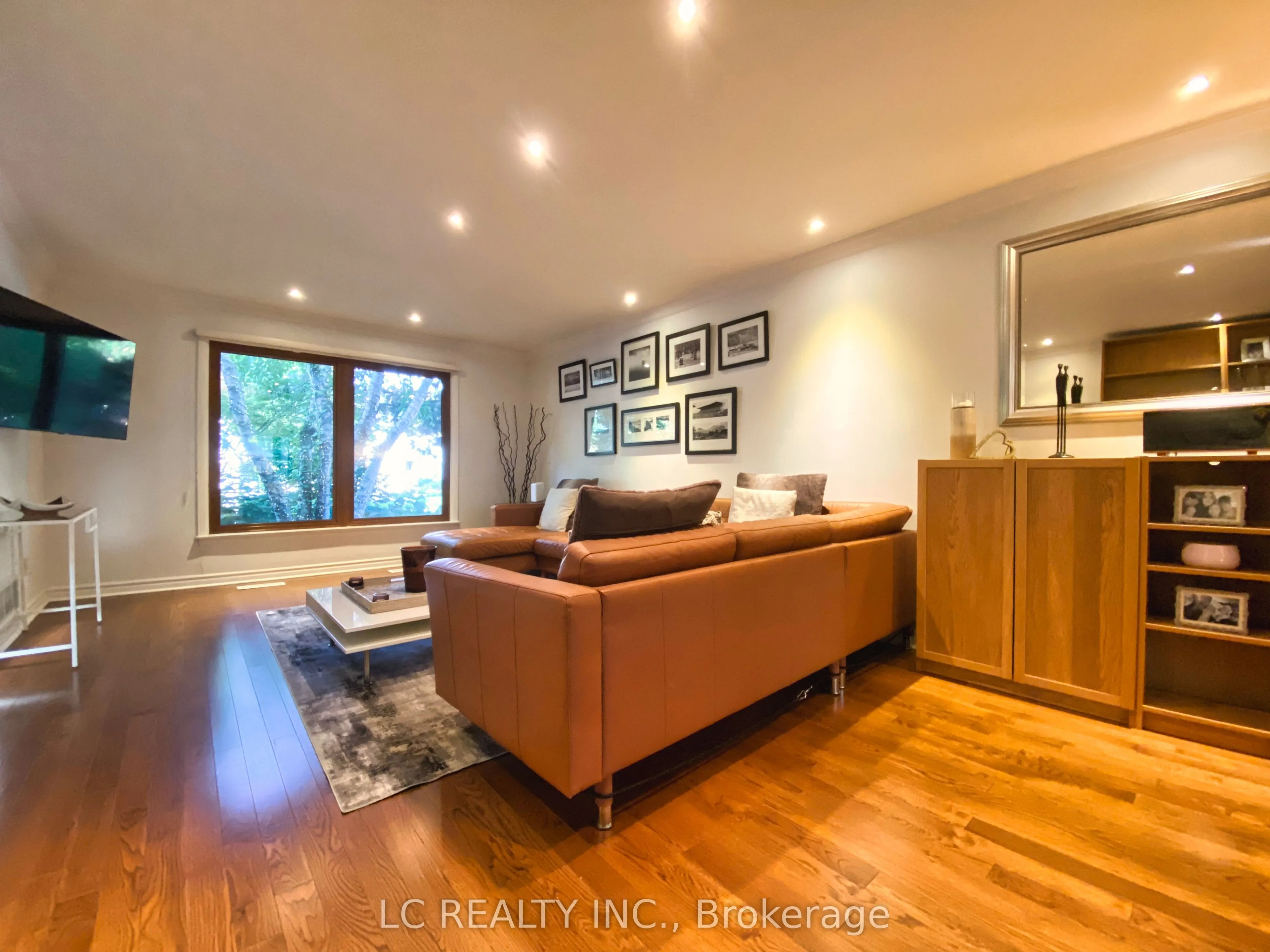 141 Mossgrove Trail
