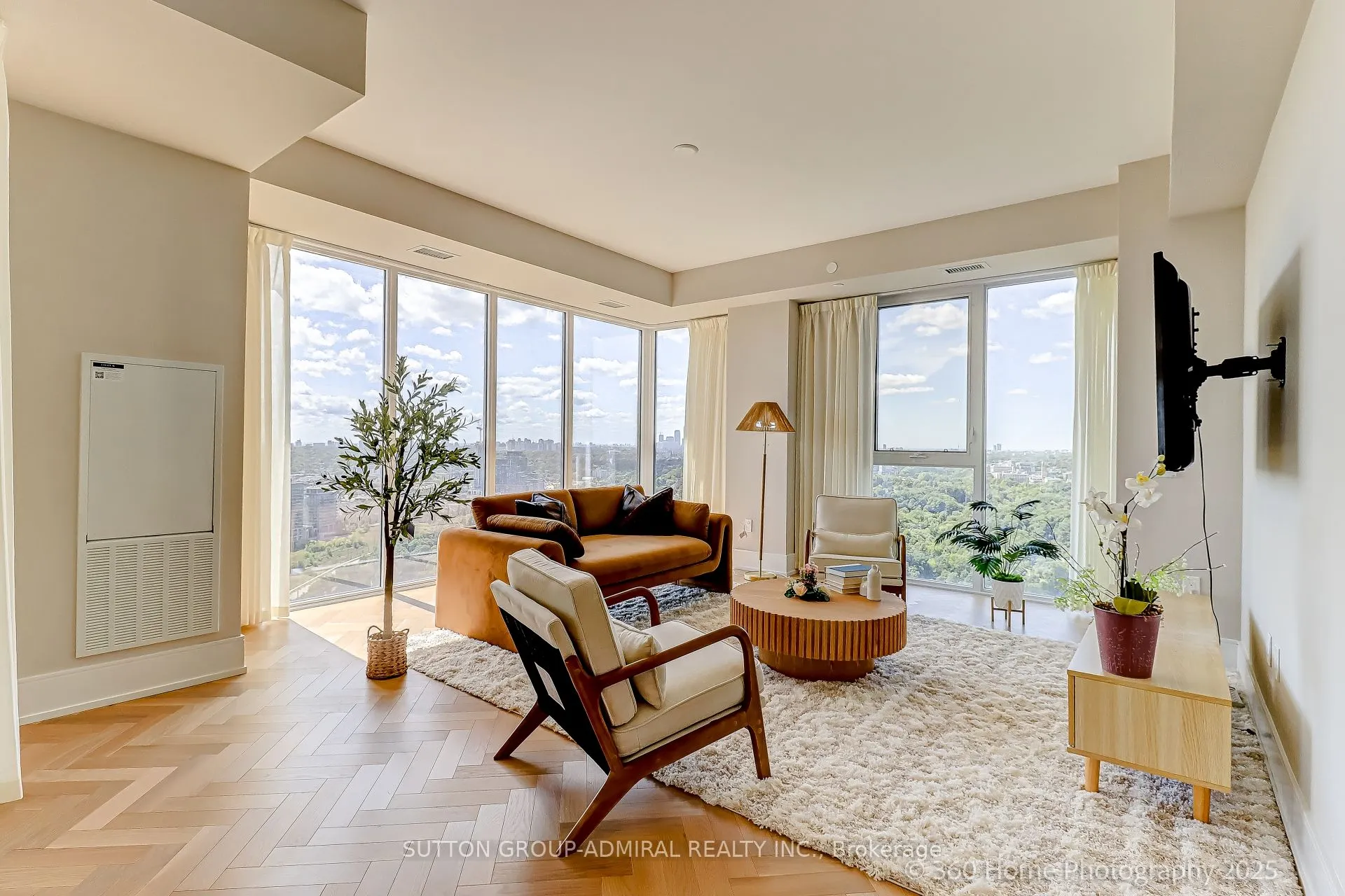 10 Inn On The Park Drive, #3009