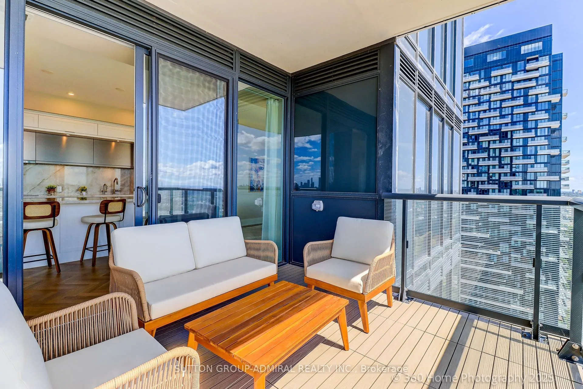 10 Inn On The Park Drive, #3009