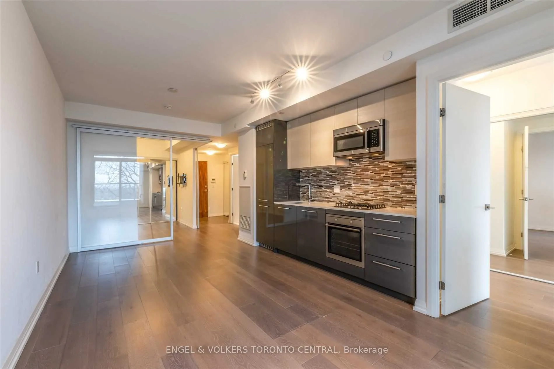 835 St Clair Avenue W, #512