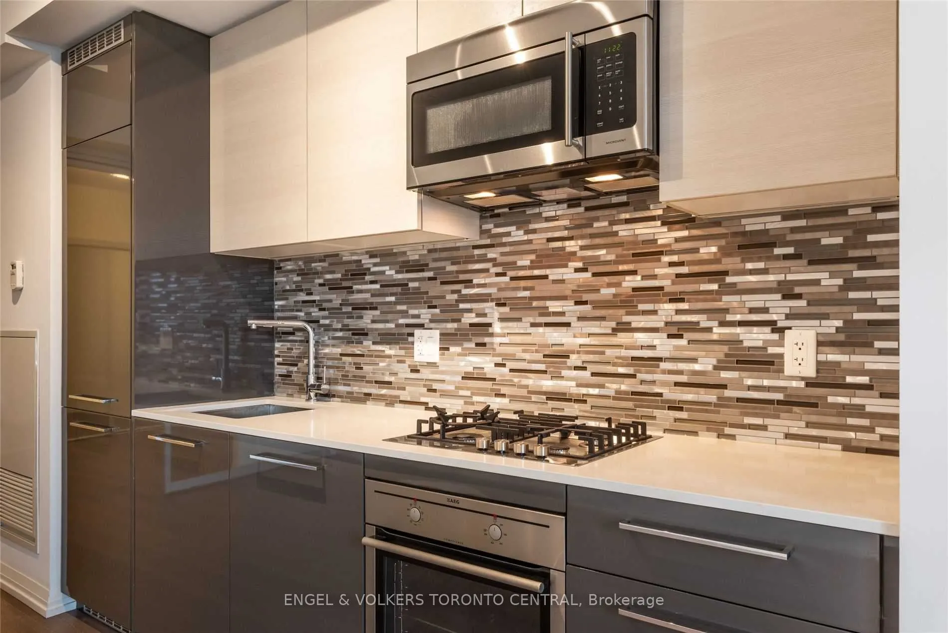 835 St Clair Avenue W, #512