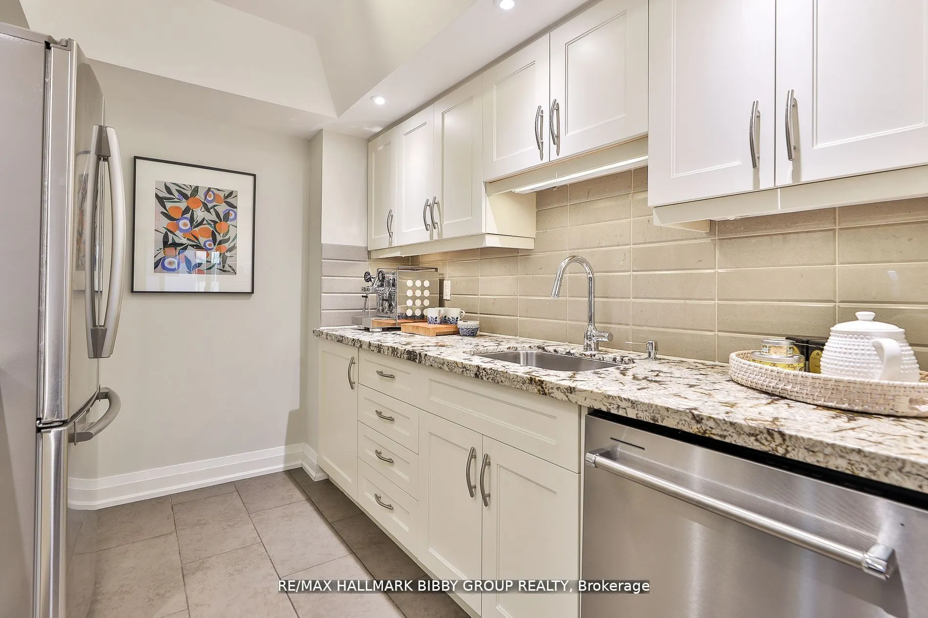 61 St Clair Avenue W, #206