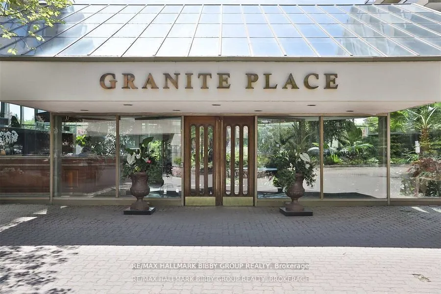 61 St Clair Avenue W, #206