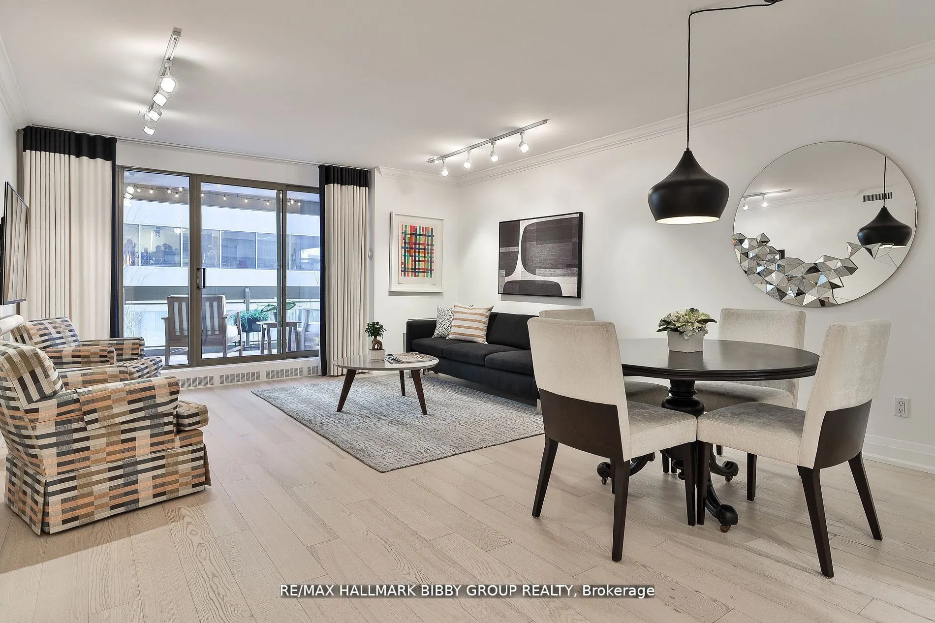 61 St Clair Avenue W, #206