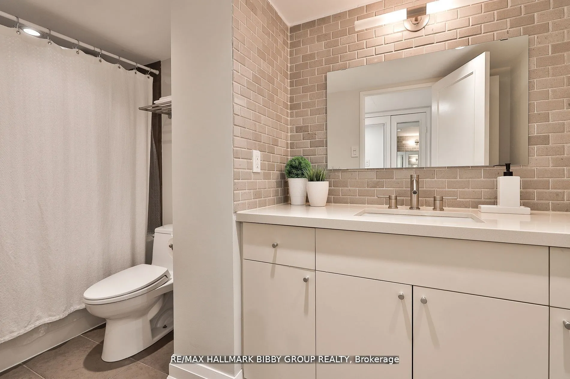 61 St Clair Avenue W, #206