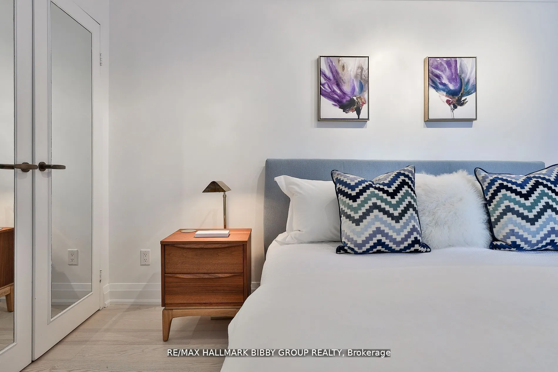 61 St Clair Avenue W, #206