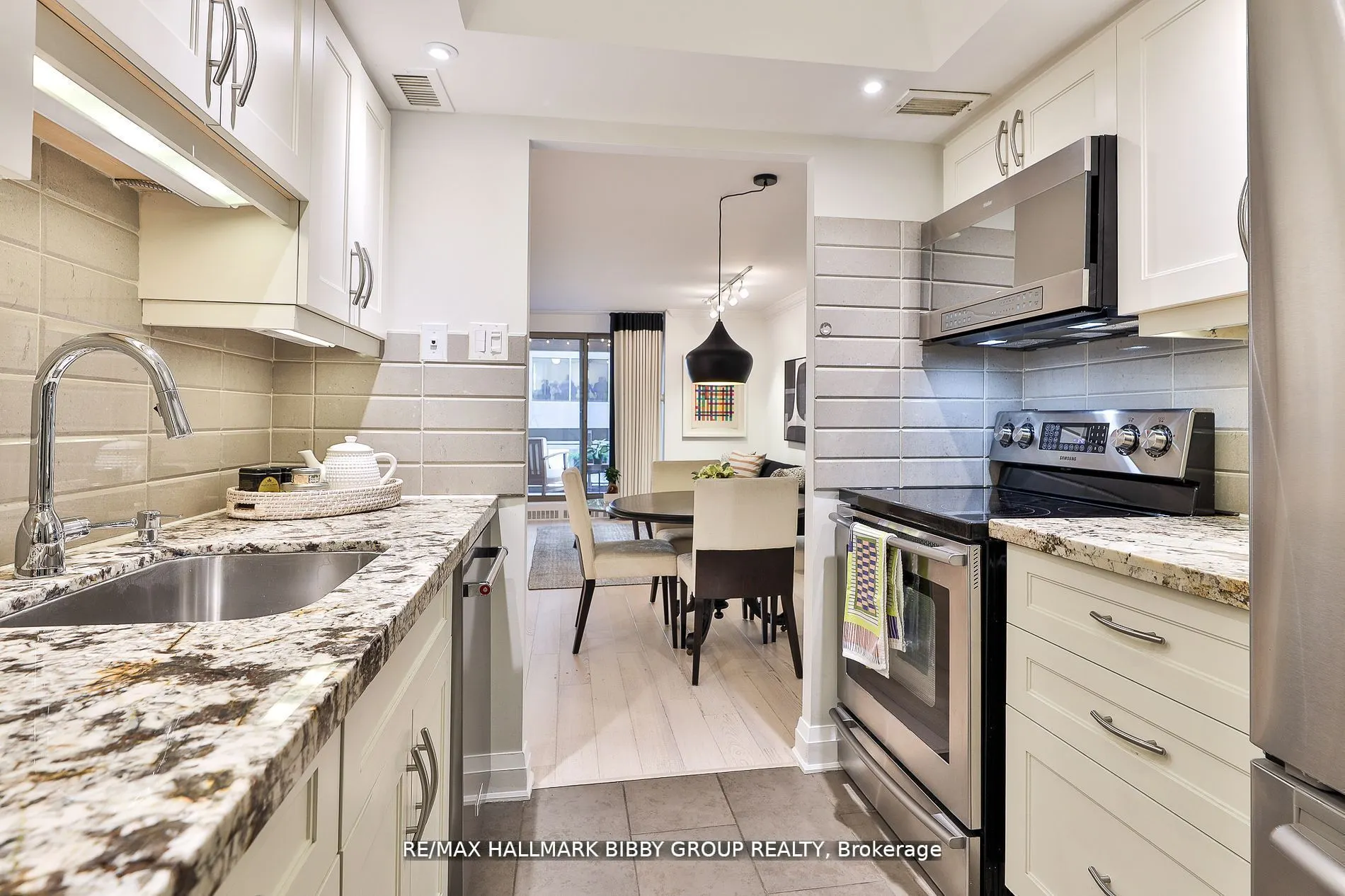 61 St Clair Avenue W, #206