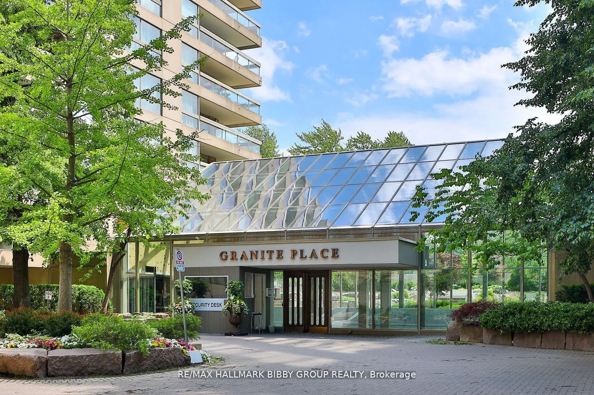 61 St Clair Avenue W, #206