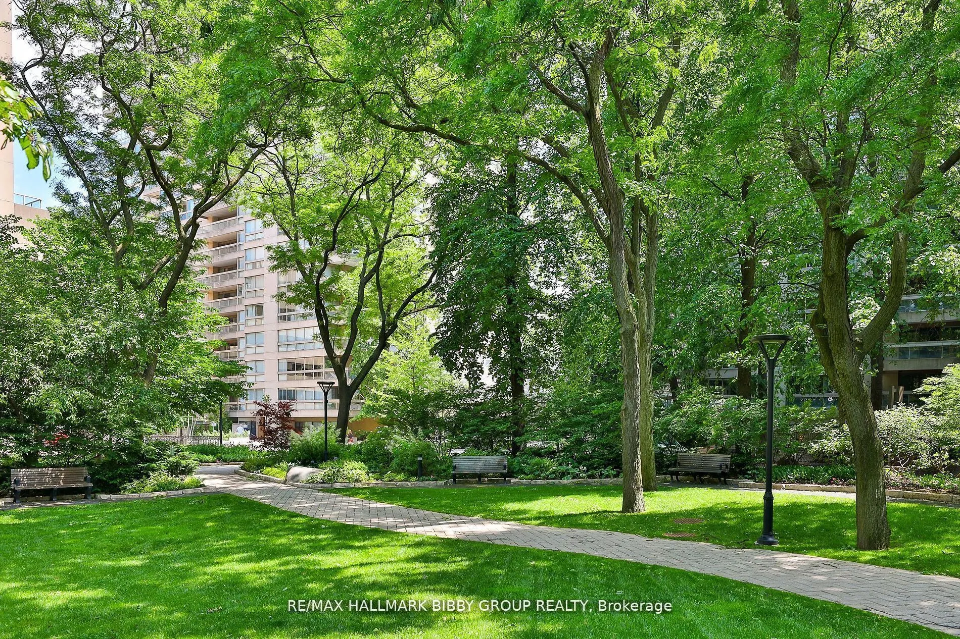 61 St Clair Avenue W, #206