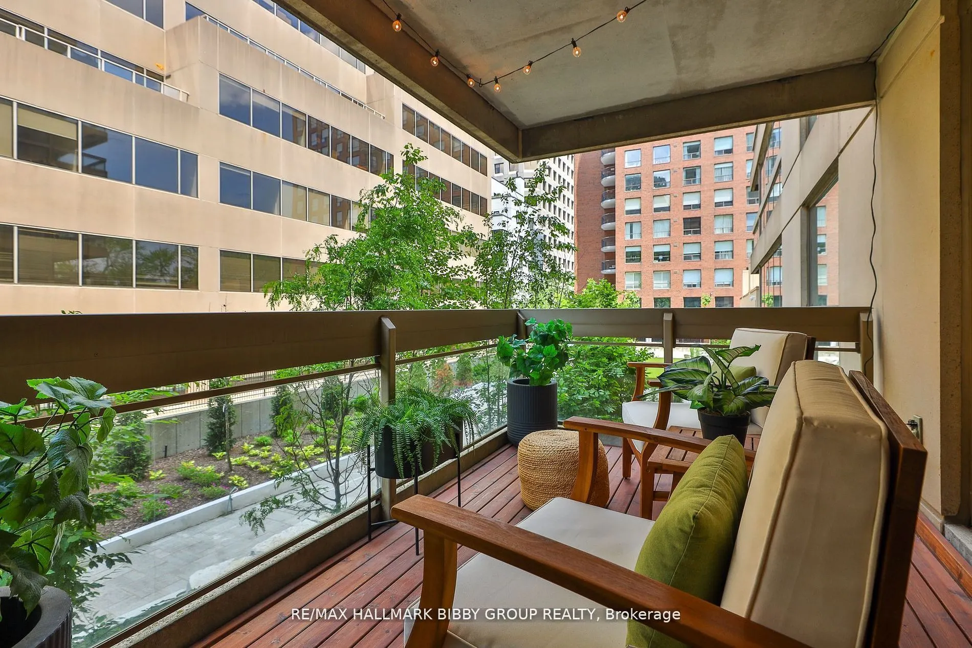 61 St Clair Avenue W, #206