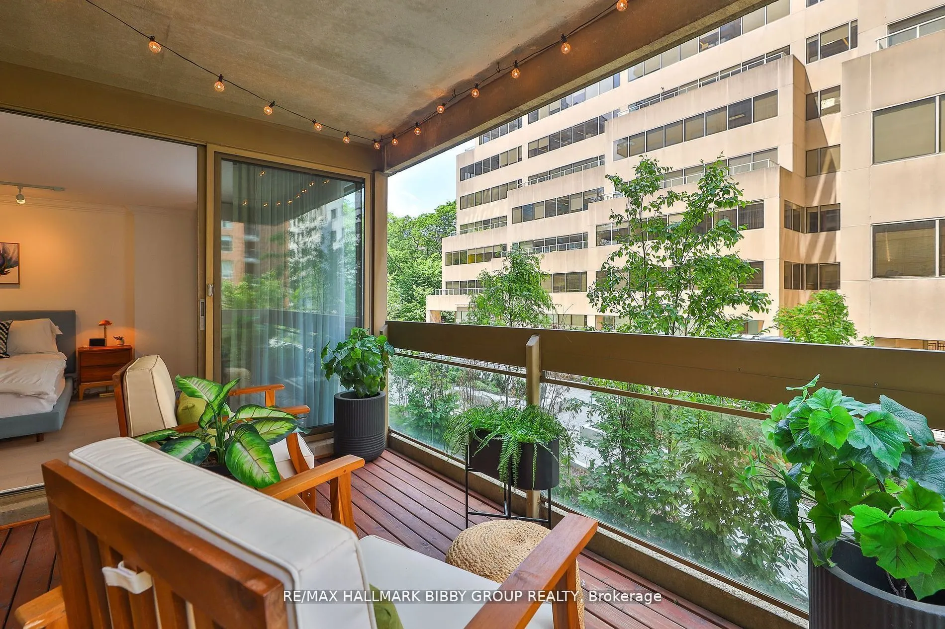 61 St Clair Avenue W, #206