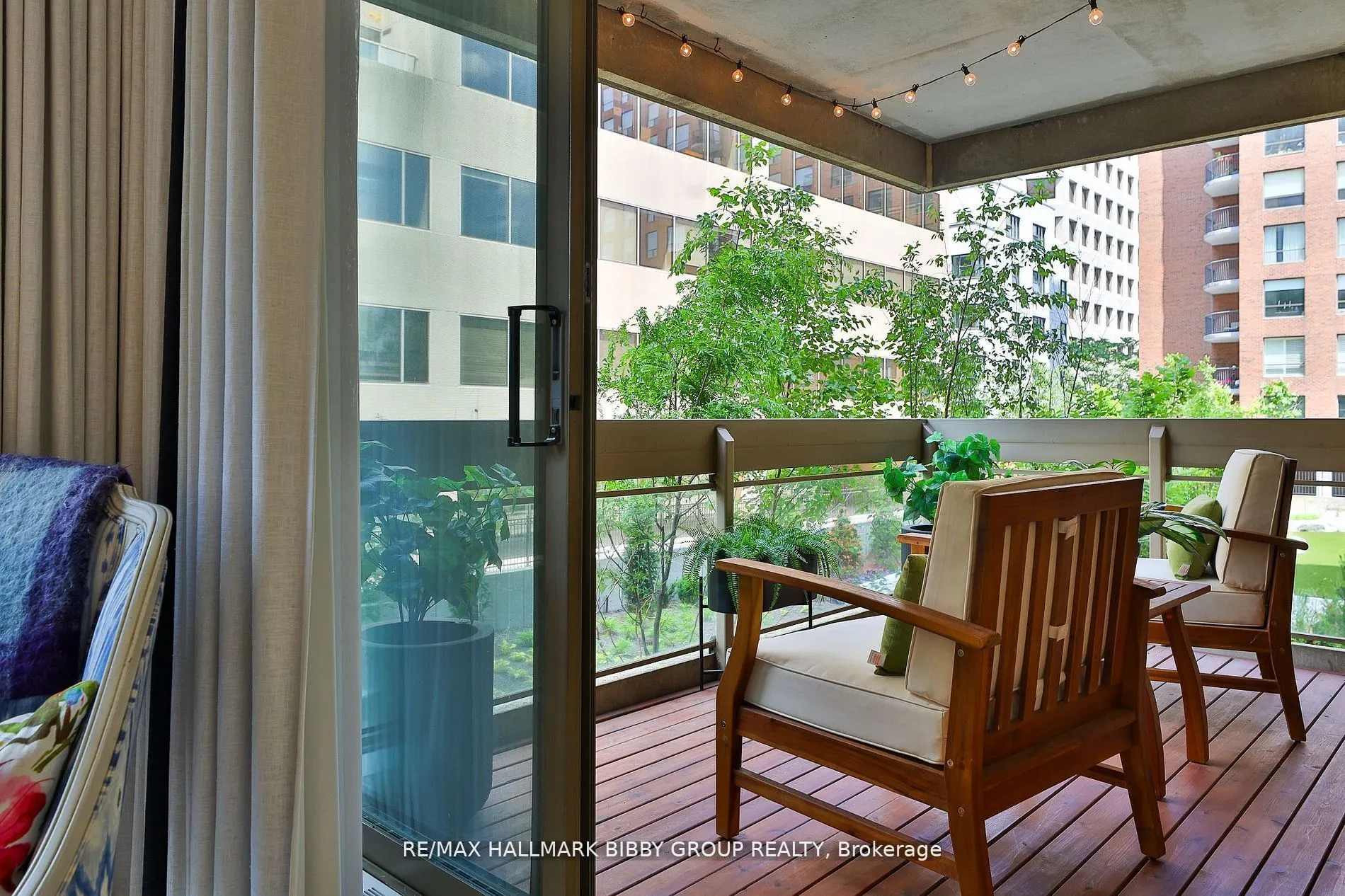 61 St Clair Avenue W, #206