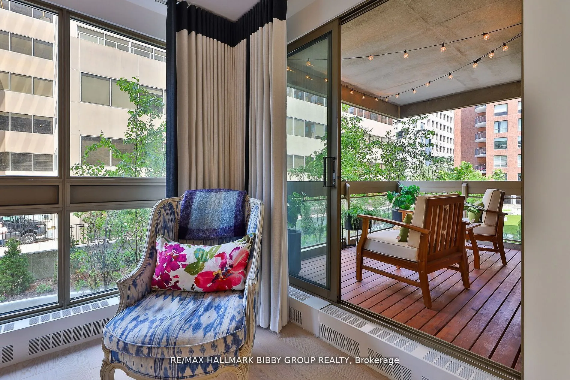 61 St Clair Avenue W, #206