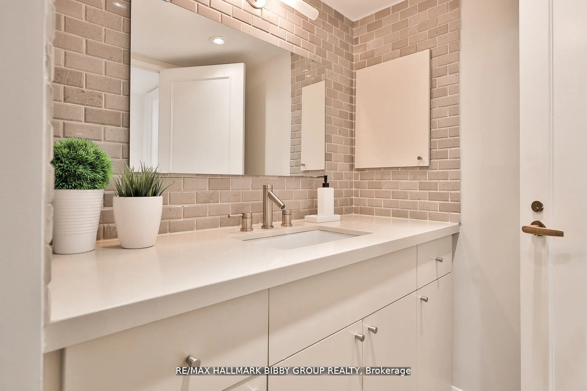 61 St Clair Avenue W, #206